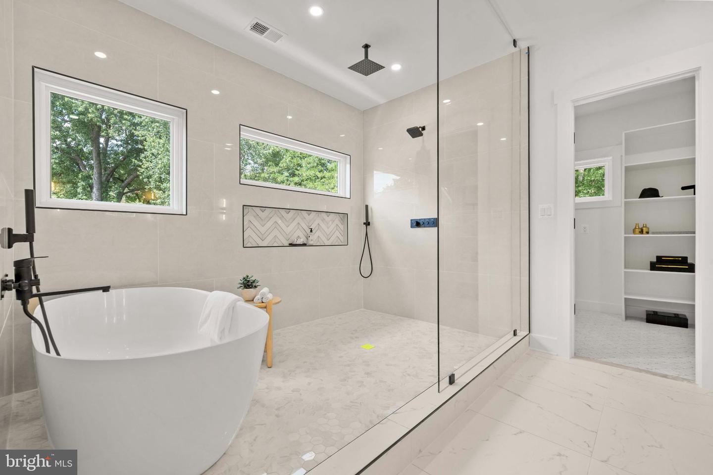 1905 N TAYLOR ST, ARLINGTON, Virginia 22207, 7 Bedrooms Bedrooms, 25 Rooms Rooms,7 BathroomsBathrooms,Residential,For sale,1905 N TAYLOR ST,VAAR2068190 MLS # VAAR2068190