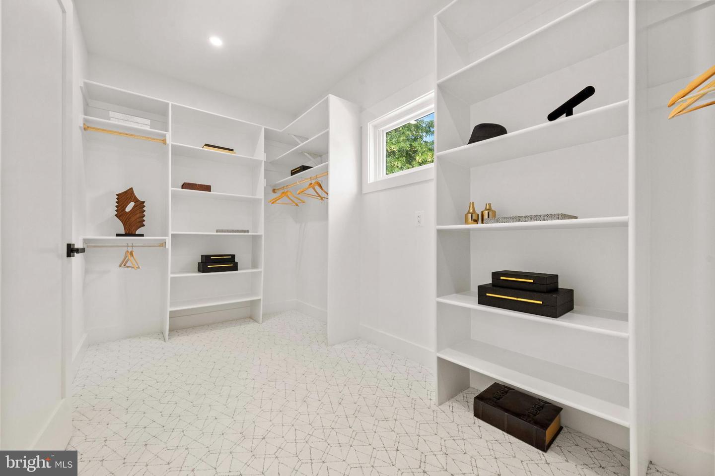 1905 N TAYLOR ST, ARLINGTON, Virginia 22207, 7 Bedrooms Bedrooms, 25 Rooms Rooms,7 BathroomsBathrooms,Residential,For sale,1905 N TAYLOR ST,VAAR2068190 MLS # VAAR2068190