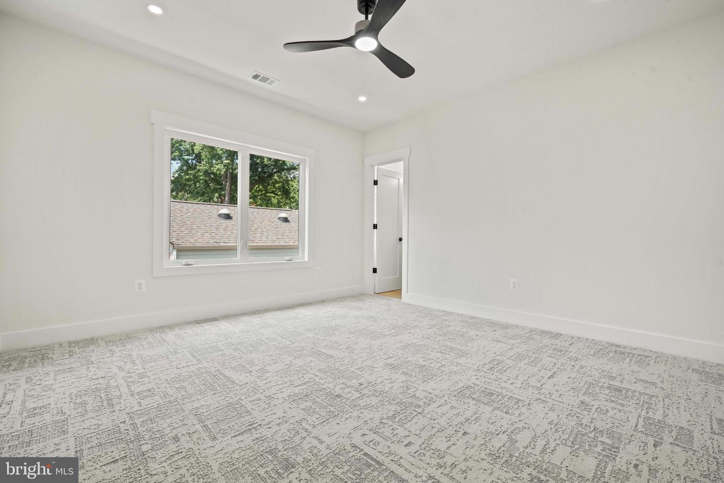 1905 N TAYLOR ST, ARLINGTON, Virginia 22207, 7 Bedrooms Bedrooms, 25 Rooms Rooms,7 BathroomsBathrooms,Residential,For sale,1905 N TAYLOR ST,VAAR2068190 MLS # VAAR2068190