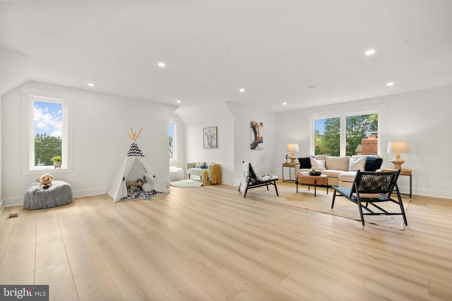 1905 N TAYLOR ST, ARLINGTON, Virginia 22207, 7 Bedrooms Bedrooms, 25 Rooms Rooms,7 BathroomsBathrooms,Residential,For sale,1905 N TAYLOR ST,VAAR2068190 MLS # VAAR2068190