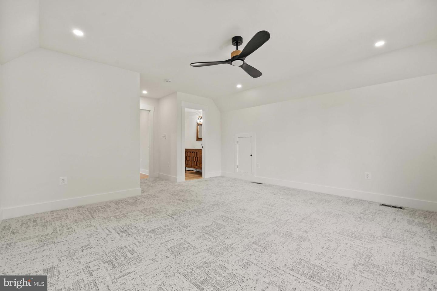 1905 N TAYLOR ST, ARLINGTON, Virginia 22207, 7 Bedrooms Bedrooms, 25 Rooms Rooms,7 BathroomsBathrooms,Residential,For sale,1905 N TAYLOR ST,VAAR2068190 MLS # VAAR2068190