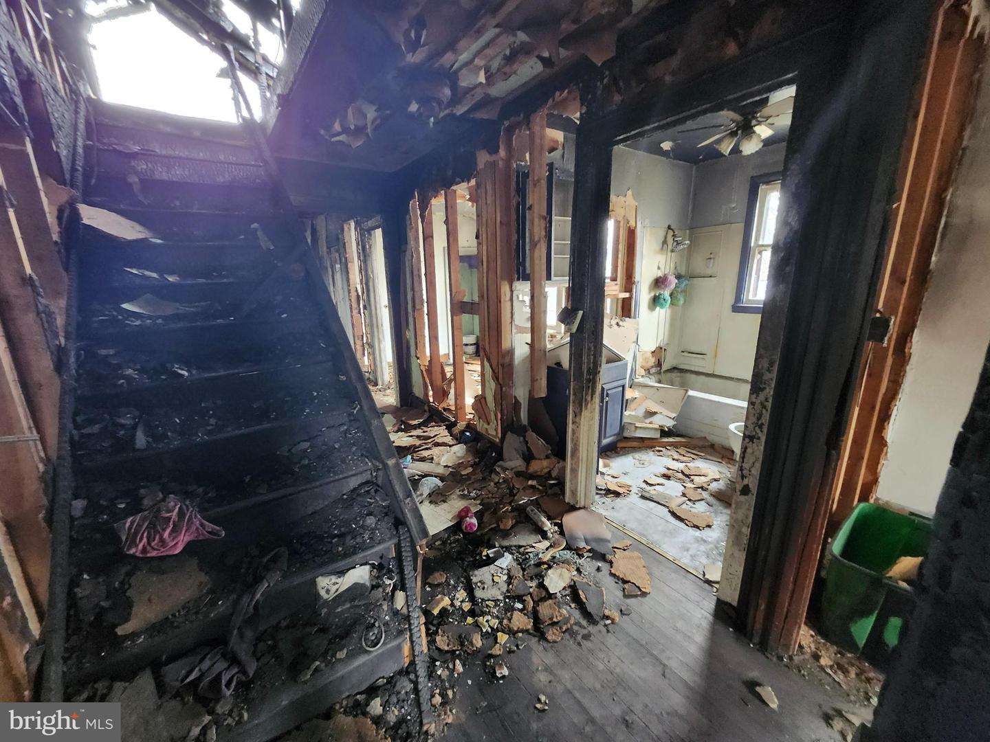 810 N POCAHONTAS AVE, COVINGTON, Virginia 24426, 3 Bedrooms Bedrooms, ,1 BathroomBathrooms,Residential,For sale,810 N POCAHONTAS AVE,VACY2000000 MLS # VACY2000000