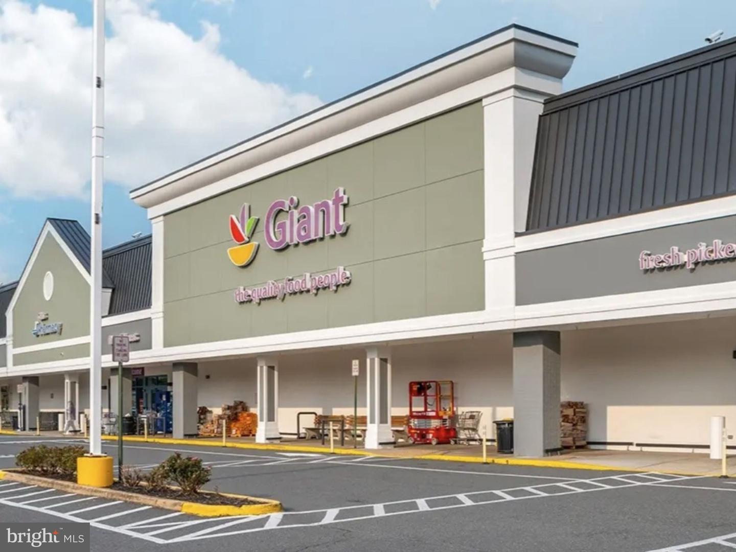 8068 DULCIANA CT, SPRINGFIELD, Virginia 22153, 2 Bedrooms Bedrooms, ,1 BathroomBathrooms,Residential,For sale,8068 DULCIANA CT,VAFX2287840 MLS # VAFX2287840 8068 DULCIANA CT, SPRINGFIELD, Virginia 22153, 2 Bedrooms Bedrooms, ,1 BathroomBathrooms,Residential,For sale,8068 DULCIANA CT,VAFX2287840 MLS # VAFX2287840