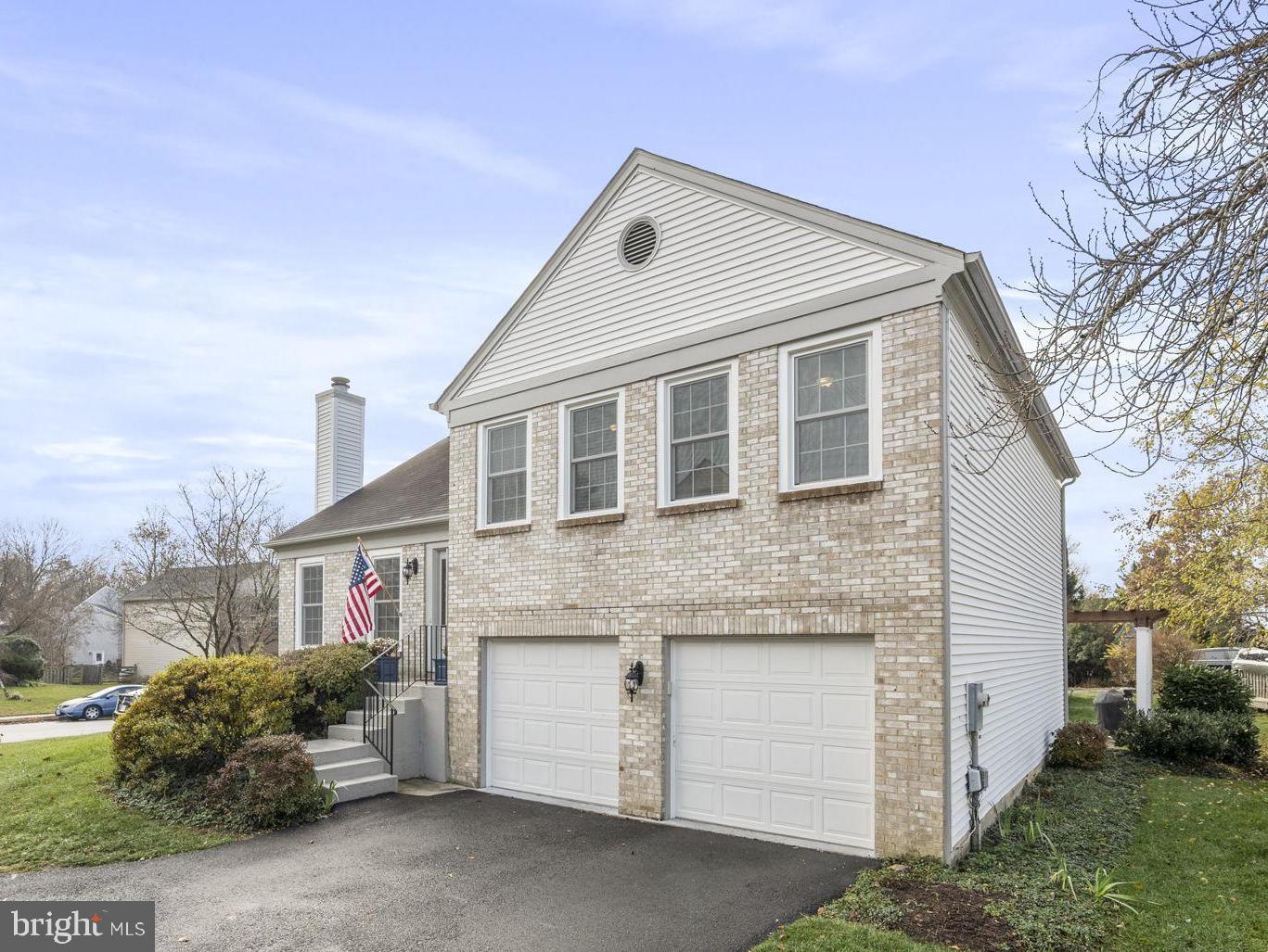 48 MCPHERSON CIR, STERLING, Virginia 20165, 4 Bedrooms Bedrooms, 12 Rooms Rooms,3 BathroomsBathrooms,Residential,For sale,48 MCPHERSON CIR,VALO2114828 MLS # VALO2114828