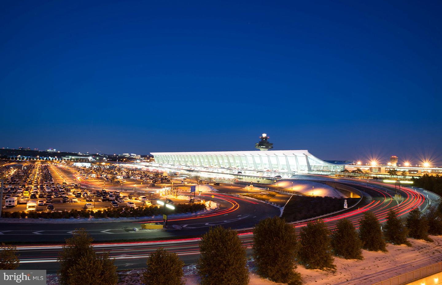 1961 ILLUMINATION DR #6, VIENNA, Virginia 22182, 2 Bedrooms Bedrooms, ,2 BathroomsBathrooms,Residential,For sale,1961 ILLUMINATION DR #6,VAFX2287856 MLS # VAFX2287856