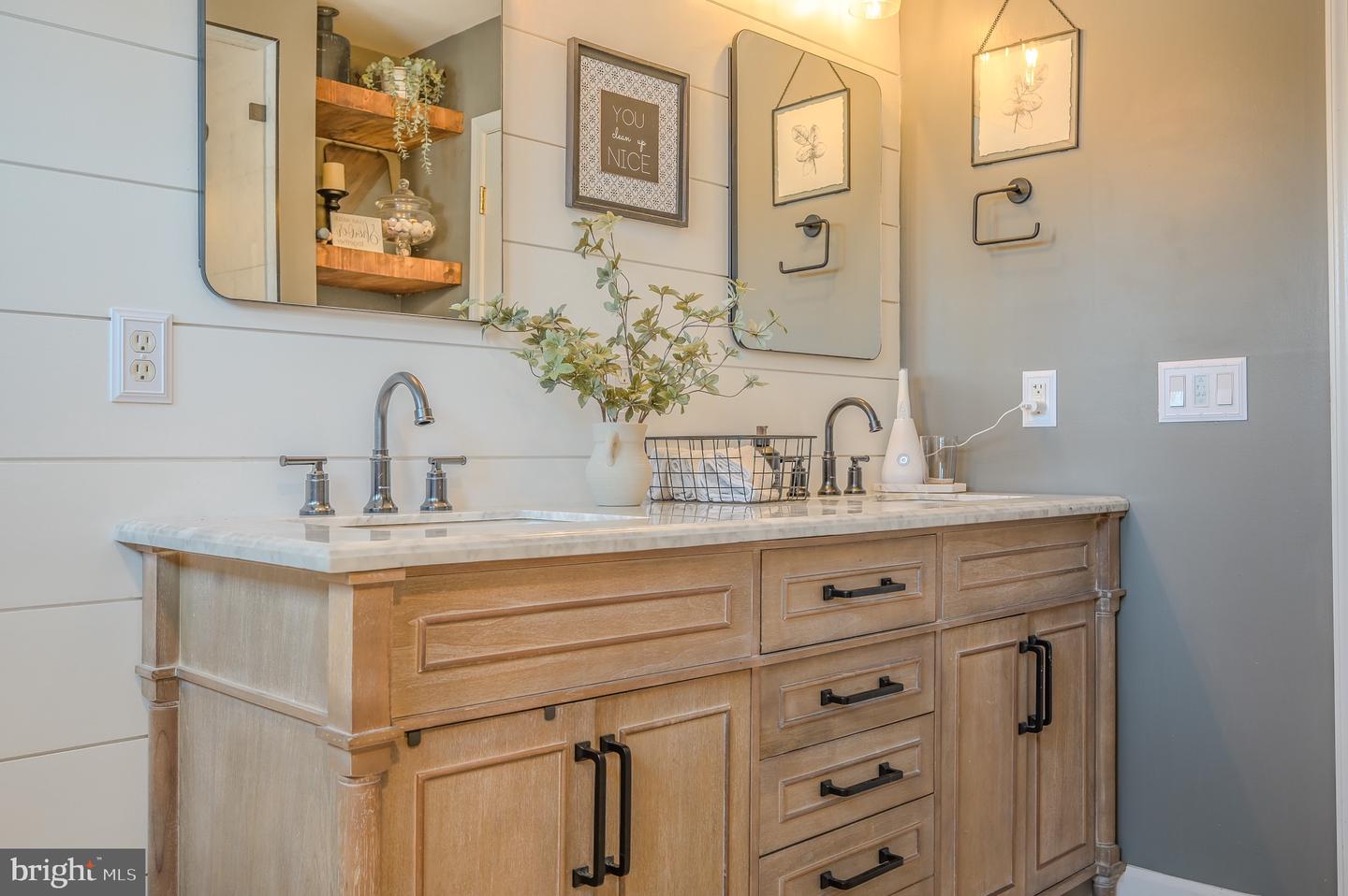 5932 SUNLIGHT MOUNTAIN RD, SPOTSYLVANIA, Virginia 22553, 5 Bedrooms Bedrooms, ,3 BathroomsBathrooms,Residential,For sale,5932 SUNLIGHT MOUNTAIN RD,VASP2038918 MLS # VASP2038918