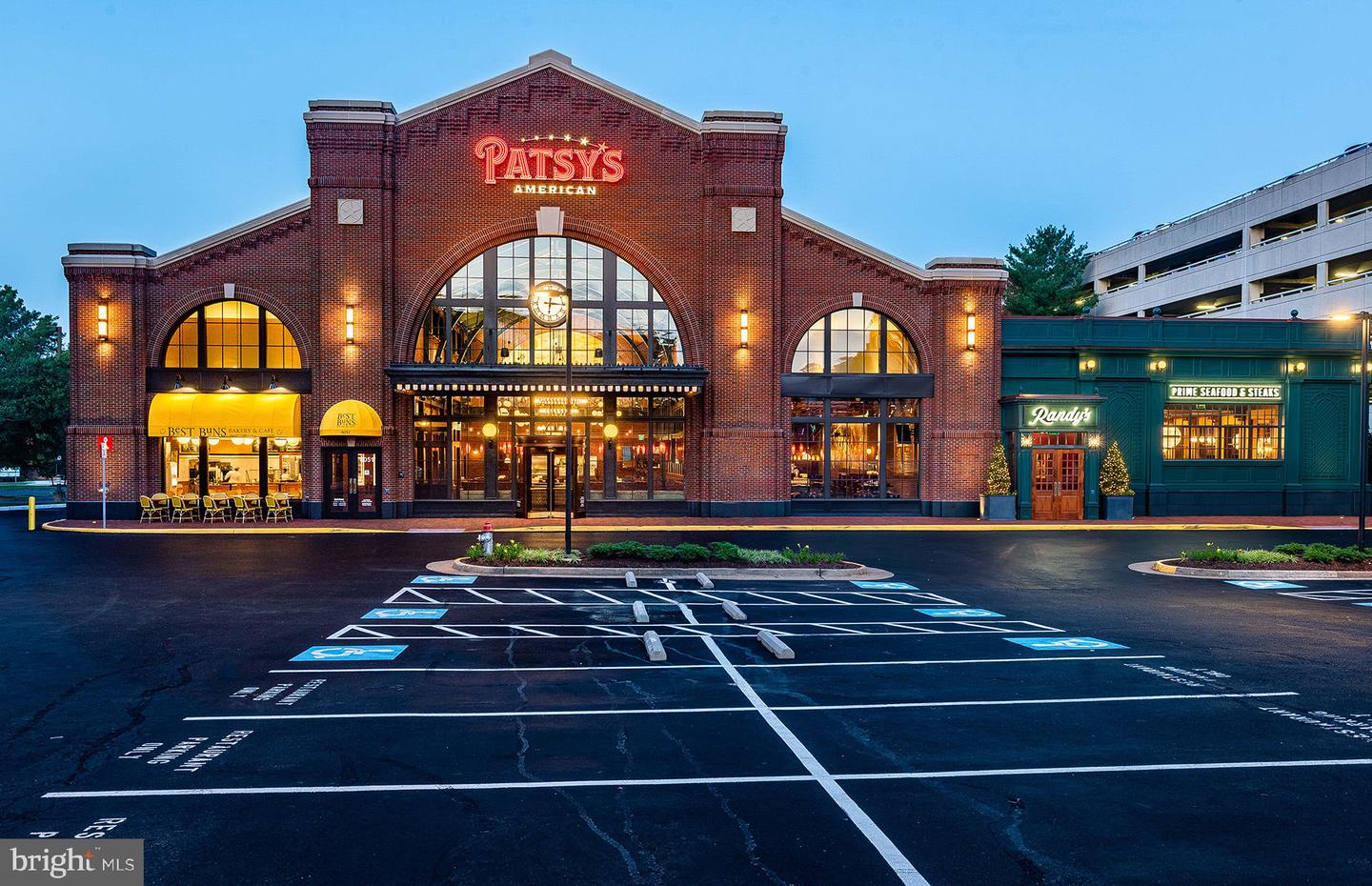 1961 ILLUMINATION DR #8, VIENNA, Virginia 22182, 2 Bedrooms Bedrooms, ,2 BathroomsBathrooms,Residential,For sale,1961 ILLUMINATION DR #8,VAFX2287874 MLS # VAFX2287874