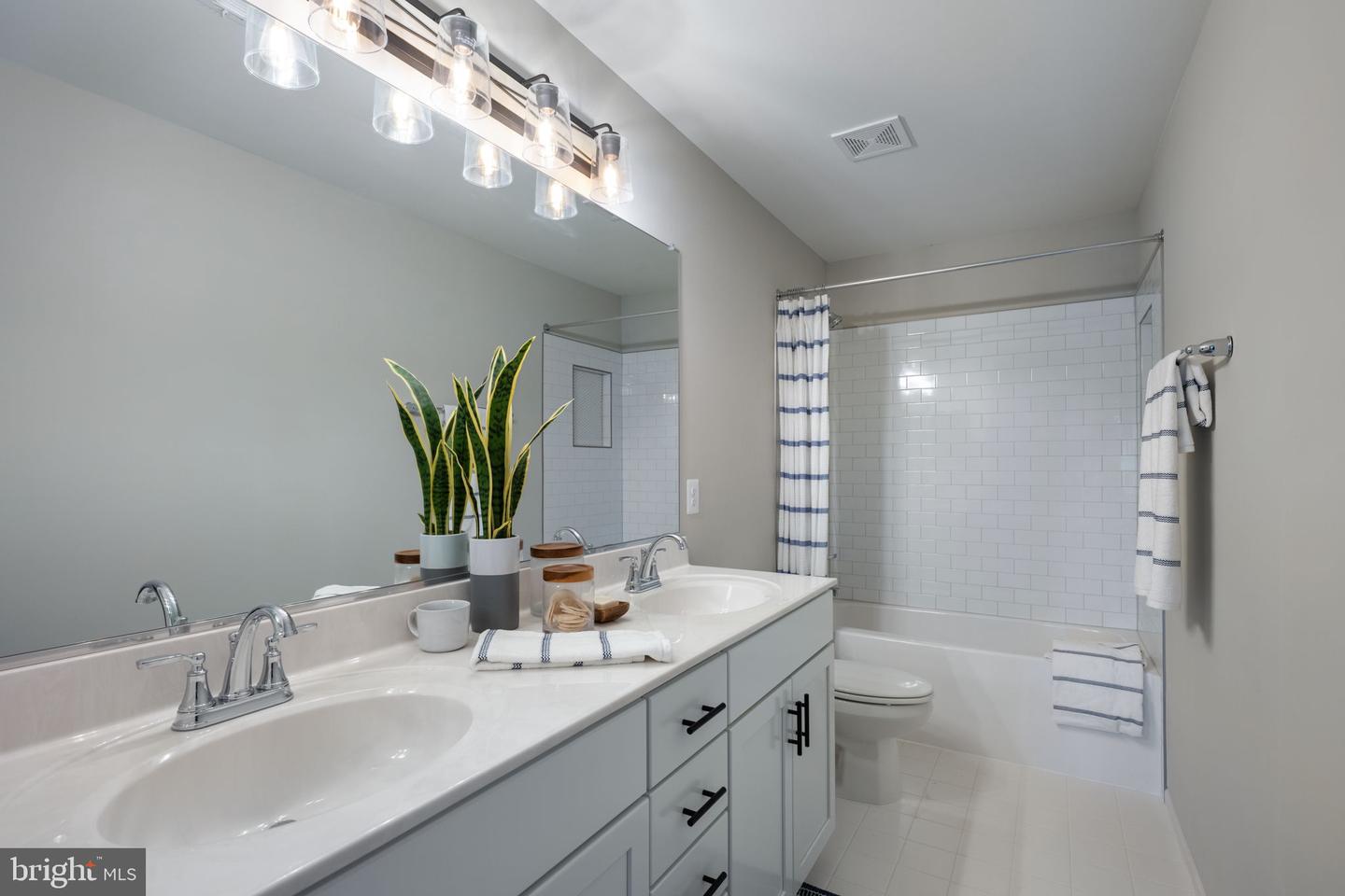 131 DOLITTLE FARM RD., STAFFORD, Virginia 22556, 6 Bedrooms Bedrooms, ,4 BathroomsBathrooms,Residential,For sale,131 DOLITTLE FARM RD.,VAST2045562 MLS # VAST2045562