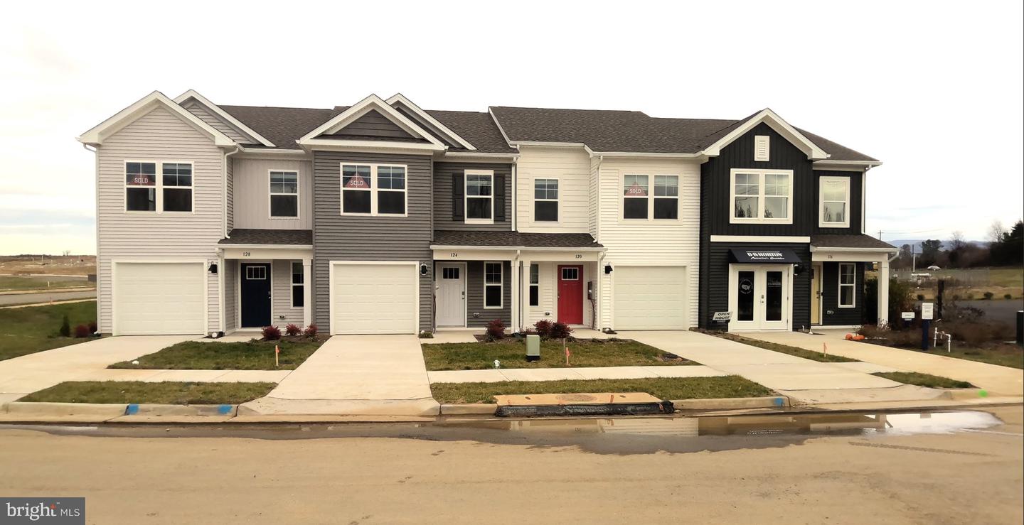 237 CAMDEN DR, WAYNESBORO, Virginia 22980, 3 Bedrooms Bedrooms, ,2 BathroomsBathrooms,Residential,For sale,237 CAMDEN DR,VAWB2000208 MLS # VAWB2000208 237 CAMDEN DR, WAYNESBORO, Virginia 22980, 3 Bedrooms Bedrooms, ,2 BathroomsBathrooms,Residential,For sale,237 CAMDEN DR,VAWB2000208 MLS # VAWB2000208