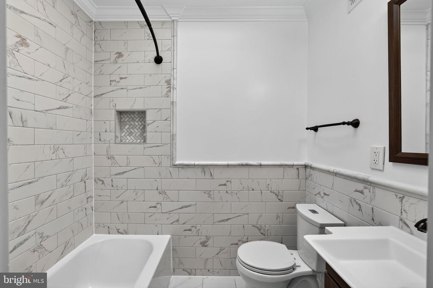 1959 H ST NE, WASHINGTON, District Of Columbia 20002, 3 Bedrooms Bedrooms, ,2 BathroomsBathrooms,Residential,For sale,1959 H ST NE,DCDC2243674 MLS # DCDC2243674