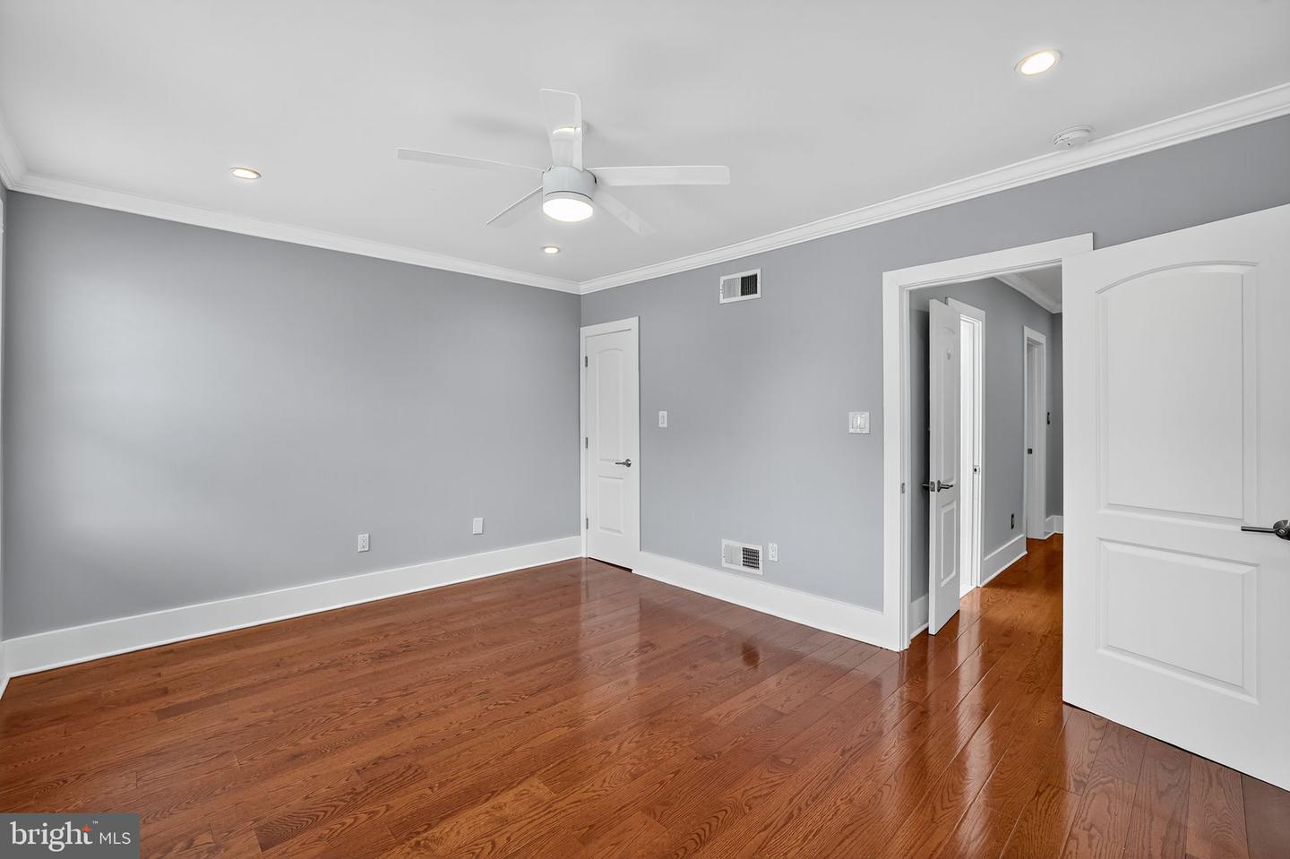 1959 H ST NE, WASHINGTON, District Of Columbia 20002, 3 Bedrooms Bedrooms, ,2 BathroomsBathrooms,Residential,For sale,1959 H ST NE,DCDC2243674 MLS # DCDC2243674