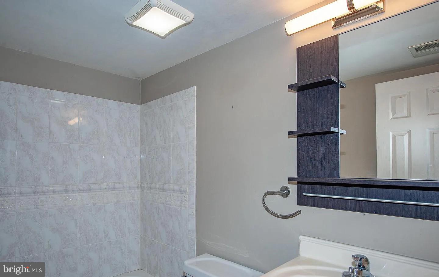 31 CANTERBURY SQ #301, ALEXANDRIA, Virginia 22304, 1 Bedroom Bedrooms, ,1 BathroomBathrooms,Residential,For sale,31 CANTERBURY SQ #301,VAAX2053614 MLS # VAAX2053614 31 CANTERBURY SQ #301, ALEXANDRIA, Virginia 22304, 1 Bedroom Bedrooms, ,1 BathroomBathrooms,Residential,For sale,31 CANTERBURY SQ #301,VAAX2053614 MLS # VAAX2053614