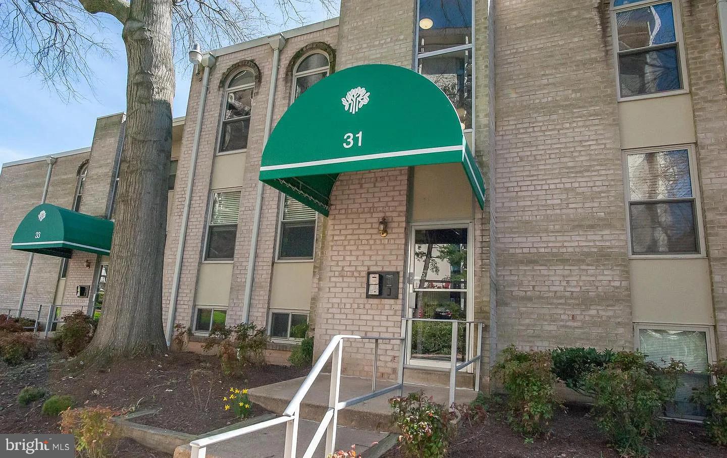 31 CANTERBURY SQ #301, ALEXANDRIA, Virginia 22304, 1 Bedroom Bedrooms, ,1 BathroomBathrooms,Residential,For sale,31 CANTERBURY SQ #301,VAAX2053614 MLS # VAAX2053614 31 CANTERBURY SQ #301, ALEXANDRIA, Virginia 22304, 1 Bedroom Bedrooms, ,1 BathroomBathrooms,Residential,For sale,31 CANTERBURY SQ #301,VAAX2053614 MLS # VAAX2053614