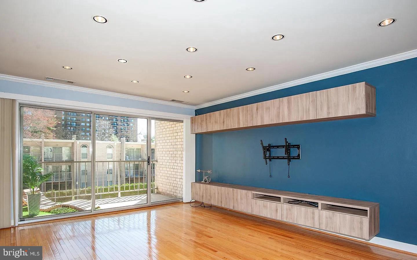 31 CANTERBURY SQ #301, ALEXANDRIA, Virginia 22304, 1 Bedroom Bedrooms, ,1 BathroomBathrooms,Residential,For sale,31 CANTERBURY SQ #301,VAAX2053614 MLS # VAAX2053614 31 CANTERBURY SQ #301, ALEXANDRIA, Virginia 22304, 1 Bedroom Bedrooms, ,1 BathroomBathrooms,Residential,For sale,31 CANTERBURY SQ #301,VAAX2053614 MLS # VAAX2053614