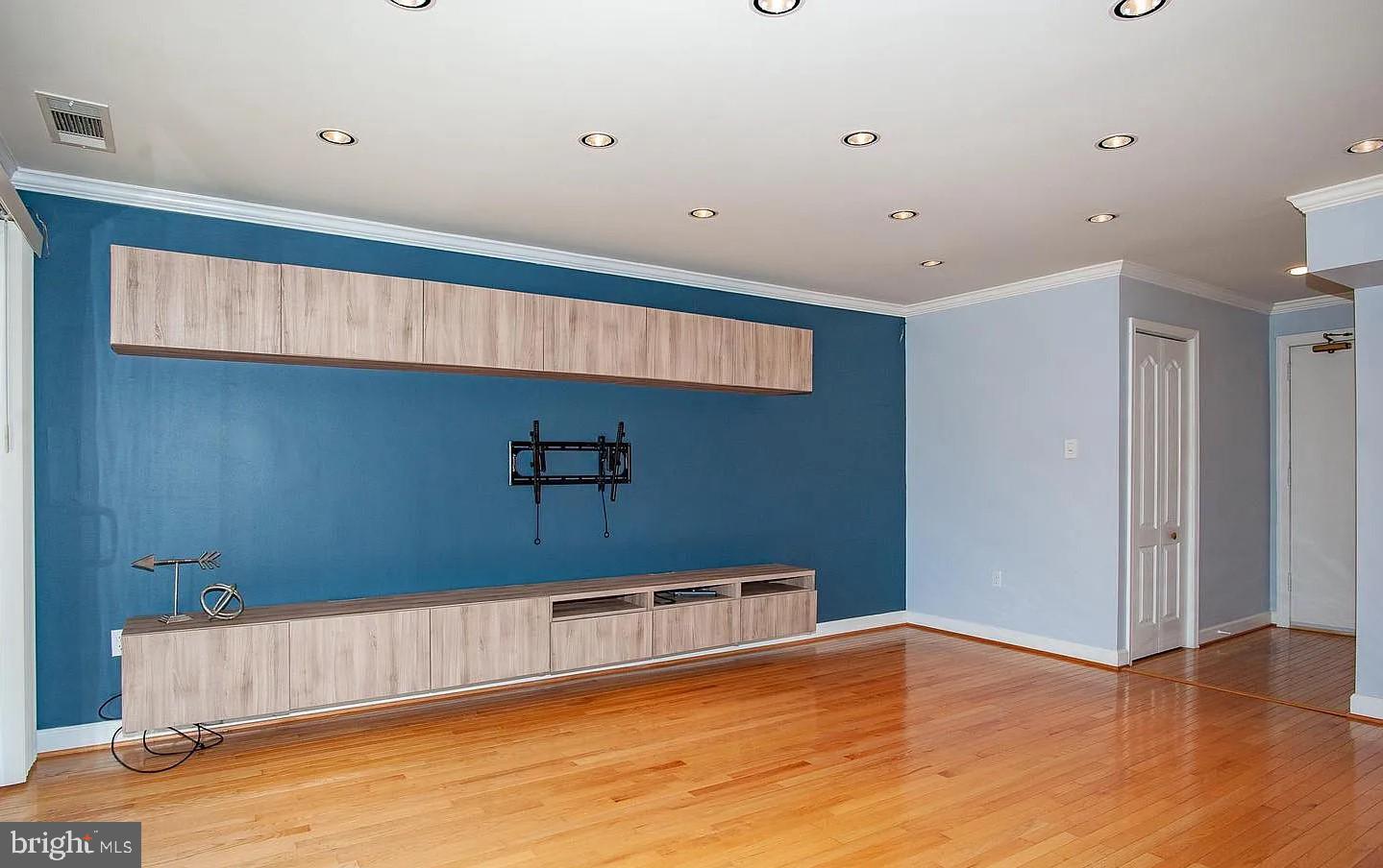 31 CANTERBURY SQ #301, ALEXANDRIA, Virginia 22304, 1 Bedroom Bedrooms, ,1 BathroomBathrooms,Residential,For sale,31 CANTERBURY SQ #301,VAAX2053614 MLS # VAAX2053614 31 CANTERBURY SQ #301, ALEXANDRIA, Virginia 22304, 1 Bedroom Bedrooms, ,1 BathroomBathrooms,Residential,For sale,31 CANTERBURY SQ #301,VAAX2053614 MLS # VAAX2053614