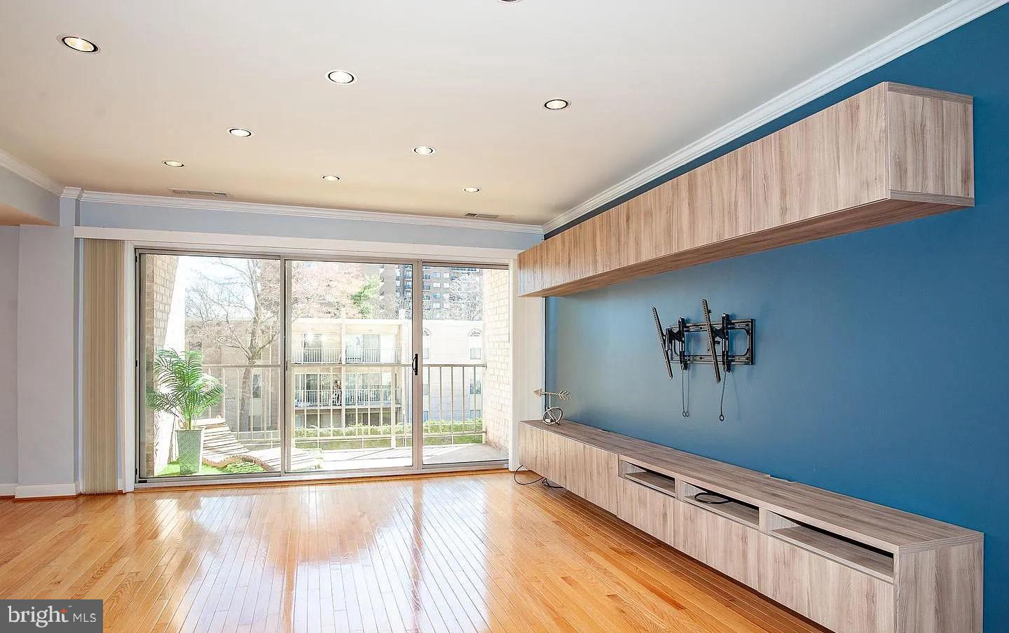 31 CANTERBURY SQ #301, ALEXANDRIA, Virginia 22304, 1 Bedroom Bedrooms, ,1 BathroomBathrooms,Residential,For sale,31 CANTERBURY SQ #301,VAAX2053614 MLS # VAAX2053614 31 CANTERBURY SQ #301, ALEXANDRIA, Virginia 22304, 1 Bedroom Bedrooms, ,1 BathroomBathrooms,Residential,For sale,31 CANTERBURY SQ #301,VAAX2053614 MLS # VAAX2053614