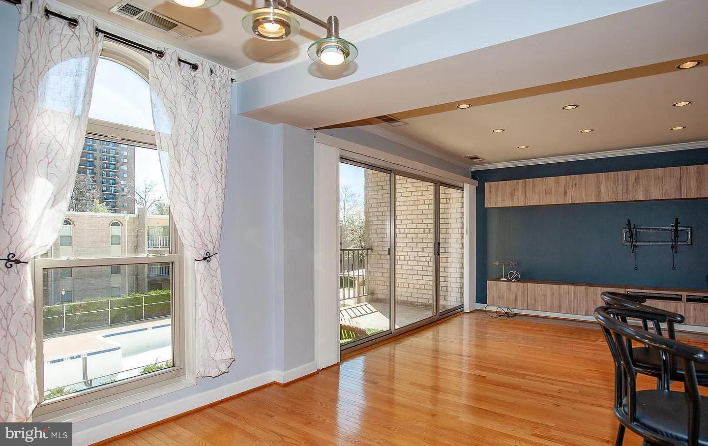 31 CANTERBURY SQ #301, ALEXANDRIA, Virginia 22304, 1 Bedroom Bedrooms, ,1 BathroomBathrooms,Residential,For sale,31 CANTERBURY SQ #301,VAAX2053614 MLS # VAAX2053614 31 CANTERBURY SQ #301, ALEXANDRIA, Virginia 22304, 1 Bedroom Bedrooms, ,1 BathroomBathrooms,Residential,For sale,31 CANTERBURY SQ #301,VAAX2053614 MLS # VAAX2053614