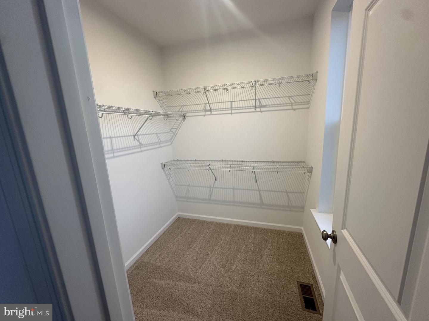 20871 MURRY FALLS TERRACE #197, ASHBURN, Virginia 20147, 2 Bedrooms Bedrooms, ,2 BathroomsBathrooms,Residential,For sale,20871 MURRY FALLS TERRACE #197,VALO2114854 MLS # VALO2114854