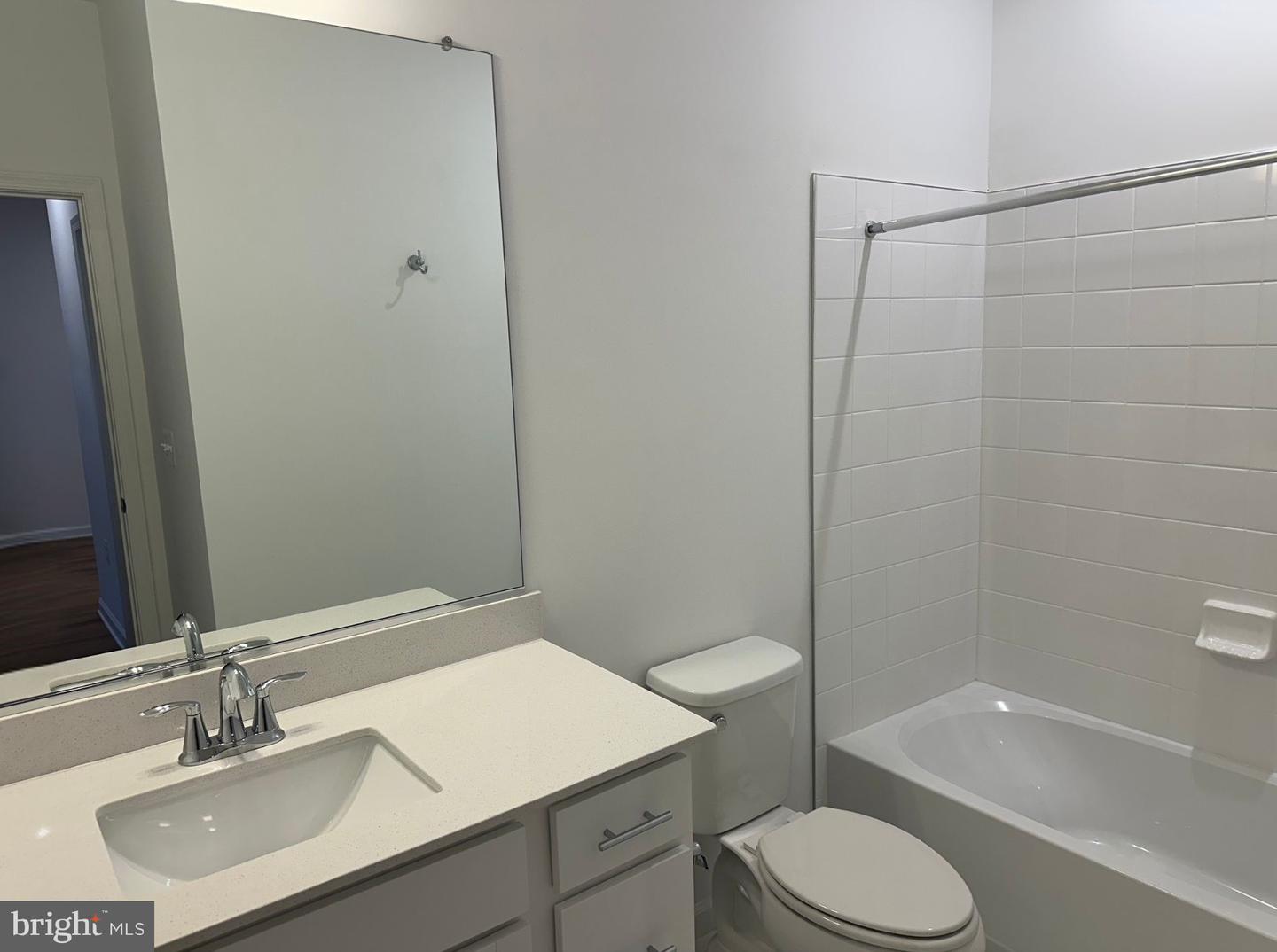 20871 MURRY FALLS TERRACE #197, ASHBURN, Virginia 20147, 2 Bedrooms Bedrooms, ,2 BathroomsBathrooms,Residential,For sale,20871 MURRY FALLS TERRACE #197,VALO2114854 MLS # VALO2114854