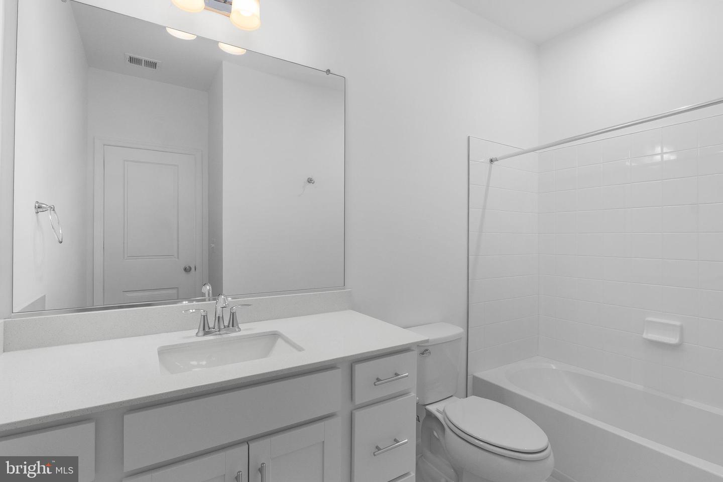 20871 MURRY FALLS TERRACE #197, ASHBURN, Virginia 20147, 2 Bedrooms Bedrooms, ,2 BathroomsBathrooms,Residential,For sale,20871 MURRY FALLS TERRACE #197,VALO2114854 MLS # VALO2114854