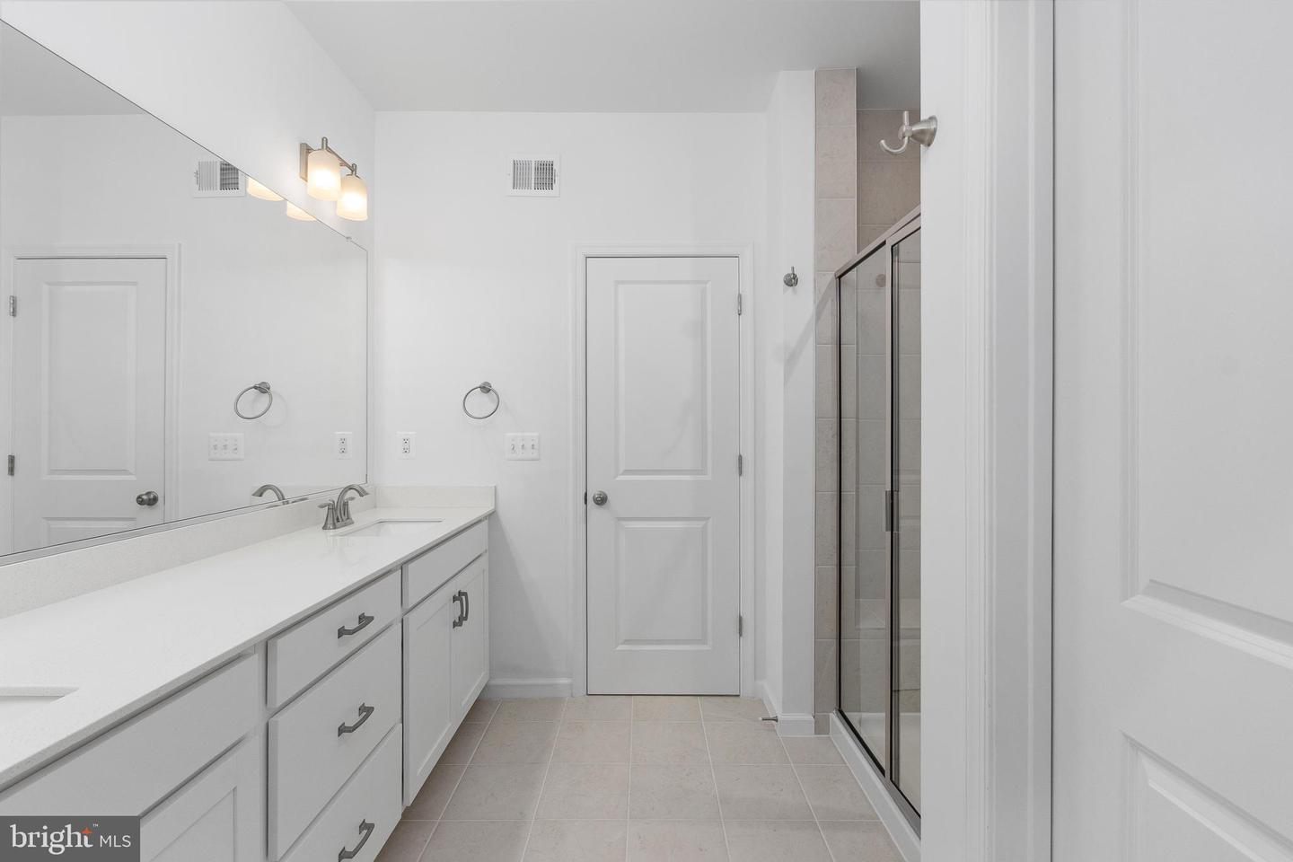 20871 MURRY FALLS TERRACE #197, ASHBURN, Virginia 20147, 2 Bedrooms Bedrooms, ,2 BathroomsBathrooms,Residential,For sale,20871 MURRY FALLS TERRACE #197,VALO2114854 MLS # VALO2114854