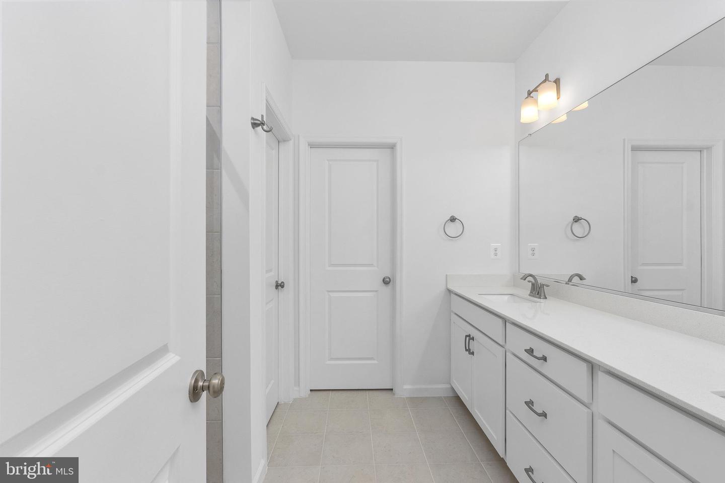 20871 MURRY FALLS TERRACE #197, ASHBURN, Virginia 20147, 2 Bedrooms Bedrooms, ,2 BathroomsBathrooms,Residential,For sale,20871 MURRY FALLS TERRACE #197,VALO2114854 MLS # VALO2114854