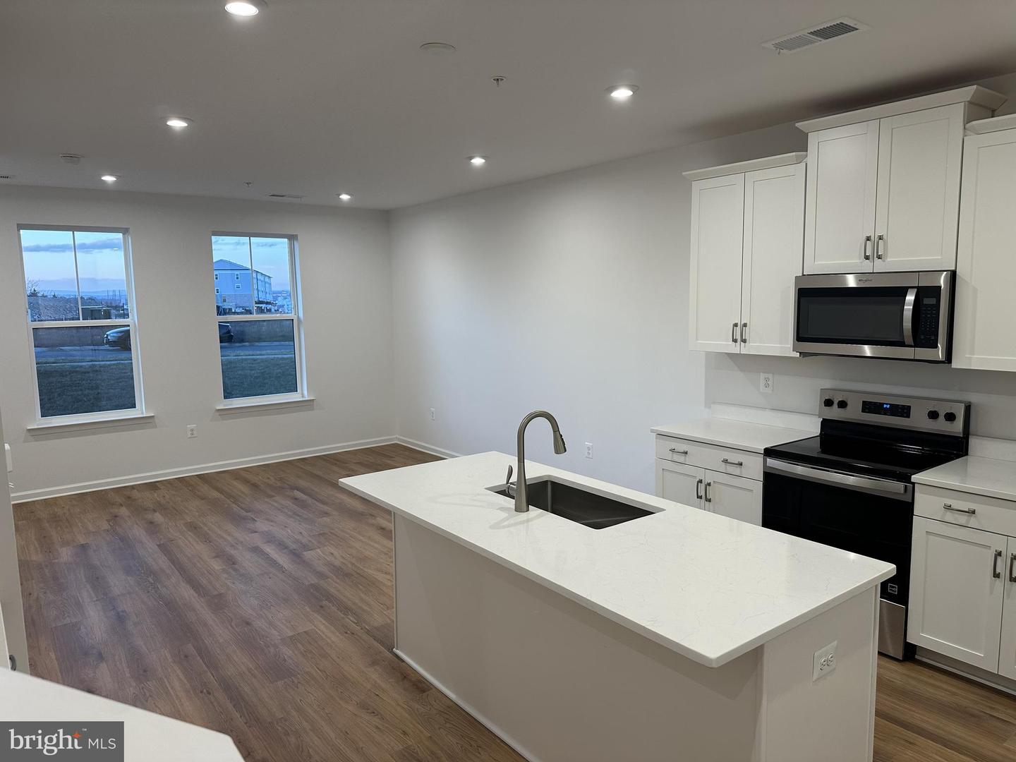 20871 MURRY FALLS TERRACE #197, ASHBURN, Virginia 20147, 2 Bedrooms Bedrooms, ,2 BathroomsBathrooms,Residential,For sale,20871 MURRY FALLS TERRACE #197,VALO2114854 MLS # VALO2114854