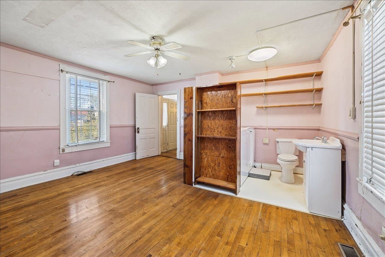 35 TINKLING SPRING RD, FISHERSVILLE, Virginia 22939, ,Residential,35 TINKLING SPRING RD,672880 MLS # 672880