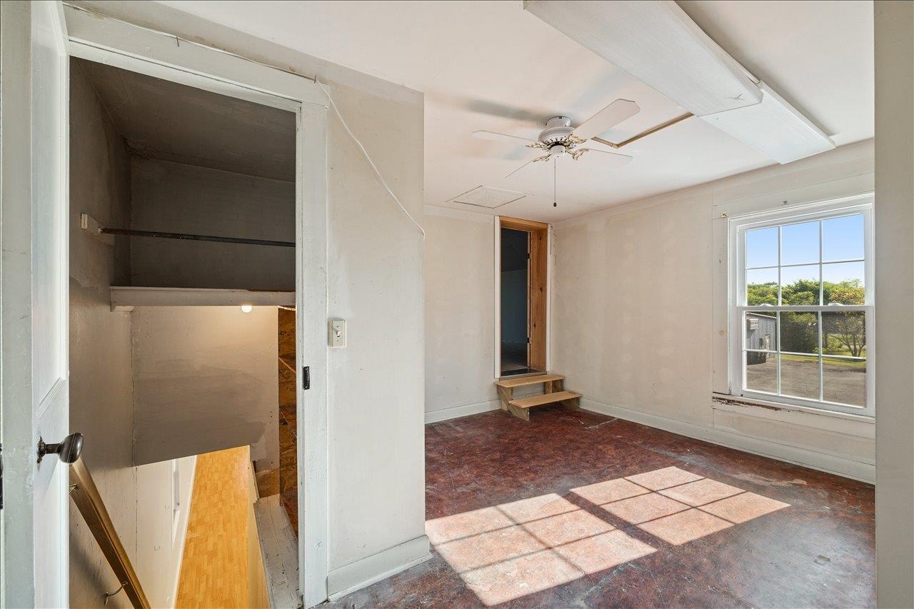 35 TINKLING SPRING RD, FISHERSVILLE, Virginia 22939, ,Residential,35 TINKLING SPRING RD,672880 MLS # 672880