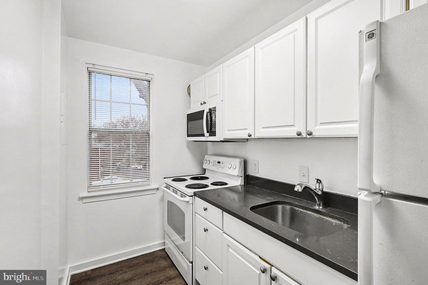2 AUBURN CT #B, ALEXANDRIA, Virginia 22305, 2 Bedrooms Bedrooms, ,1 BathroomBathrooms,Residential,For sale,2 AUBURN CT #B,VAAX2053620 MLS # VAAX2053620 2 AUBURN CT #B, ALEXANDRIA, Virginia 22305, 2 Bedrooms Bedrooms, ,1 BathroomBathrooms,Residential,For sale,2 AUBURN CT #B,VAAX2053620 MLS # VAAX2053620