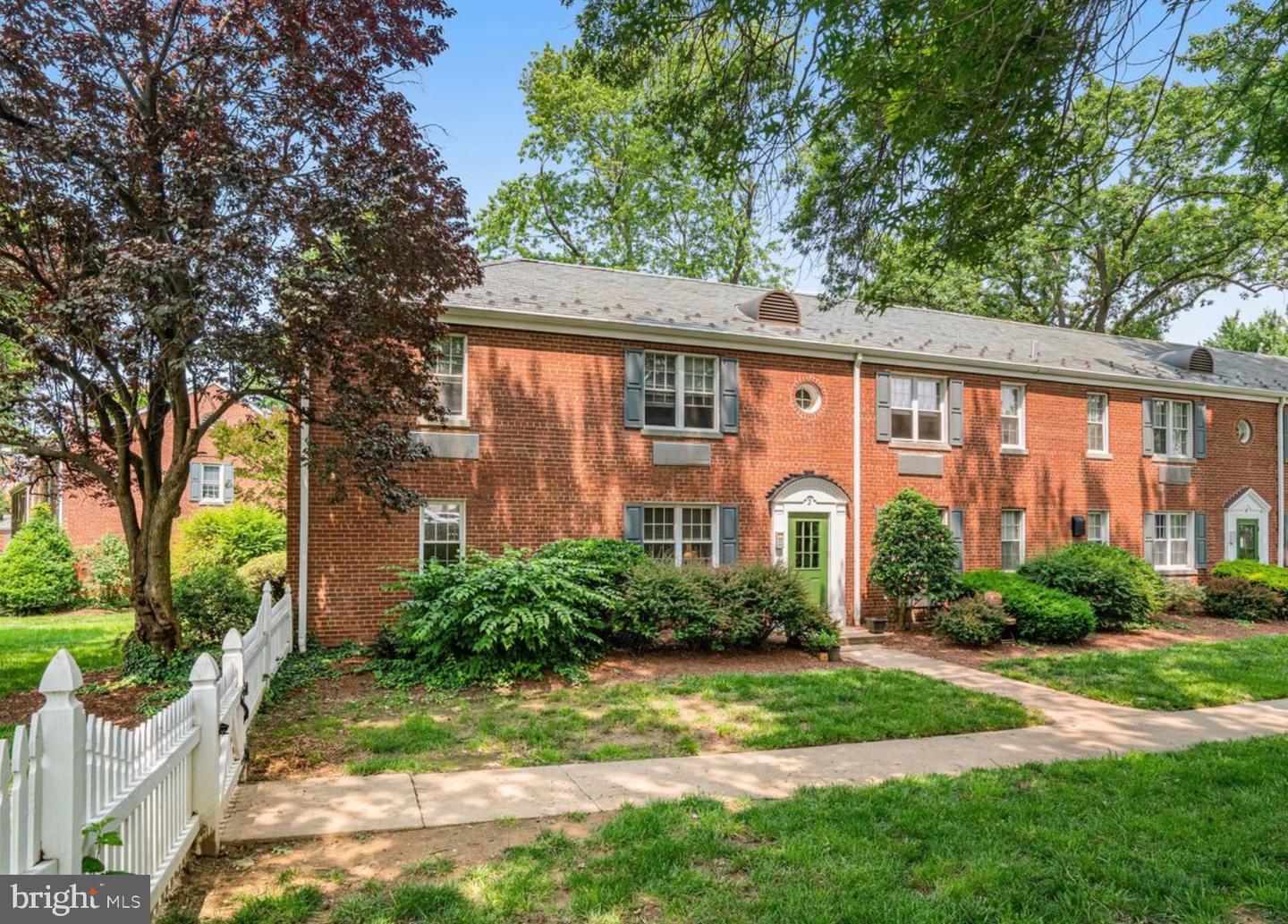 2 AUBURN CT #B, ALEXANDRIA, Virginia 22305, 2 Bedrooms Bedrooms, ,1 BathroomBathrooms,Residential,For sale,2 AUBURN CT #B,VAAX2053620 MLS # VAAX2053620 2 AUBURN CT #B, ALEXANDRIA, Virginia 22305, 2 Bedrooms Bedrooms, ,1 BathroomBathrooms,Residential,For sale,2 AUBURN CT #B,VAAX2053620 MLS # VAAX2053620