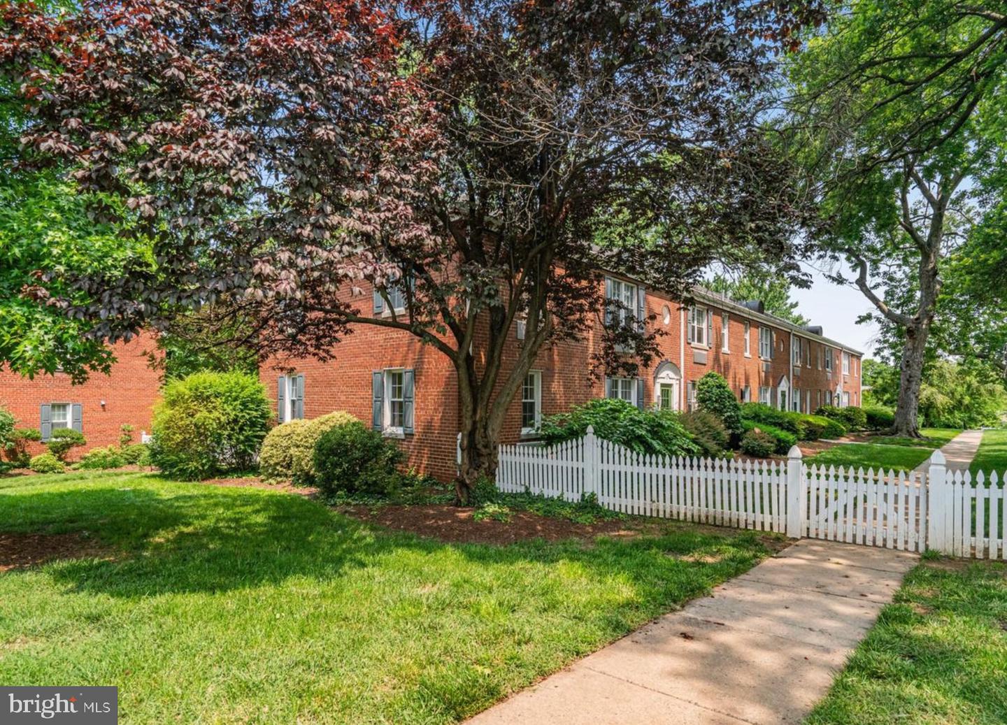 2 AUBURN CT #B, ALEXANDRIA, Virginia 22305, 2 Bedrooms Bedrooms, ,1 BathroomBathrooms,Residential,For sale,2 AUBURN CT #B,VAAX2053620 MLS # VAAX2053620 2 AUBURN CT #B, ALEXANDRIA, Virginia 22305, 2 Bedrooms Bedrooms, ,1 BathroomBathrooms,Residential,For sale,2 AUBURN CT #B,VAAX2053620 MLS # VAAX2053620