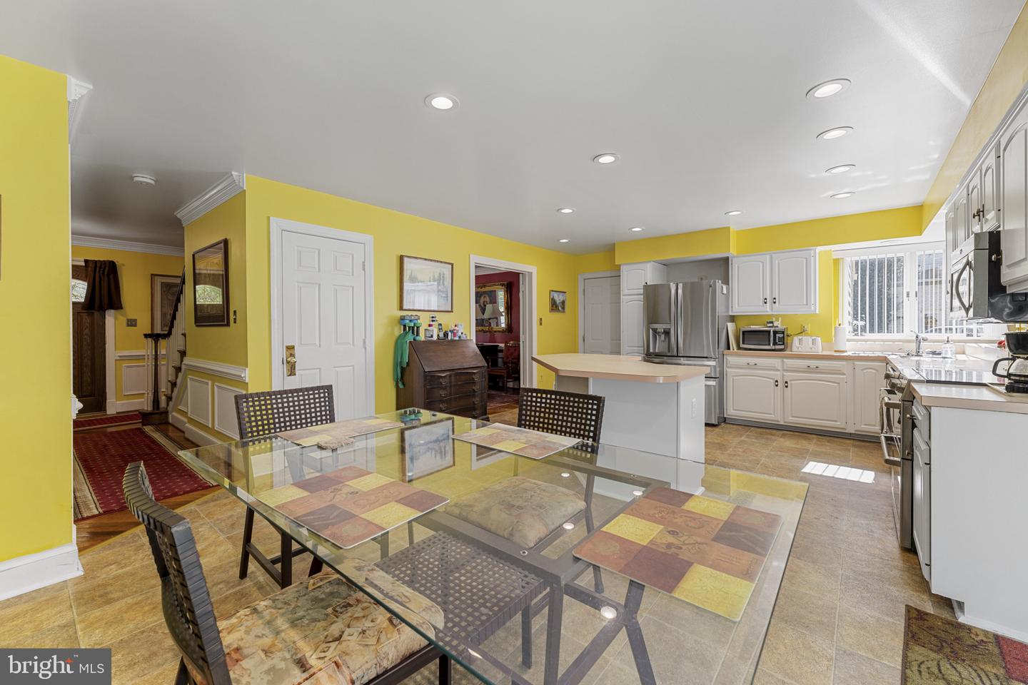 15900 MONCURE DR, DUMFRIES, Virginia 22025, 3 Bedrooms Bedrooms, 8 Rooms Rooms,3 BathroomsBathrooms,Residential,For sale,15900 MONCURE DR,VAPW2104652 MLS # VAPW2104652