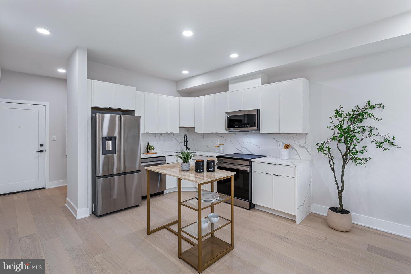 1516 EAST CAPITOL ST NE #A, WASHINGTON, District Of Columbia 20003, 2 Bedrooms Bedrooms, ,2 BathroomsBathrooms,Residential,For sale,1516 EAST CAPITOL ST NE #A,DCDC2234000 MLS # DCDC2234000