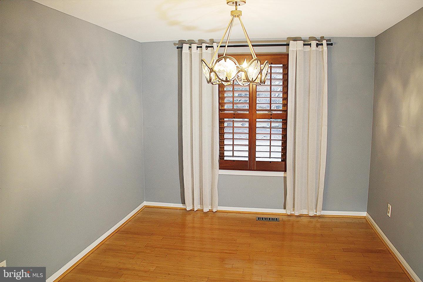 12507 THUNDER CHASE DR, RESTON, Virginia 20191, 4 Bedrooms Bedrooms, ,2 BathroomsBathrooms,Residential,For sale,12507 THUNDER CHASE DR,VAFX2285264 MLS # VAFX2285264