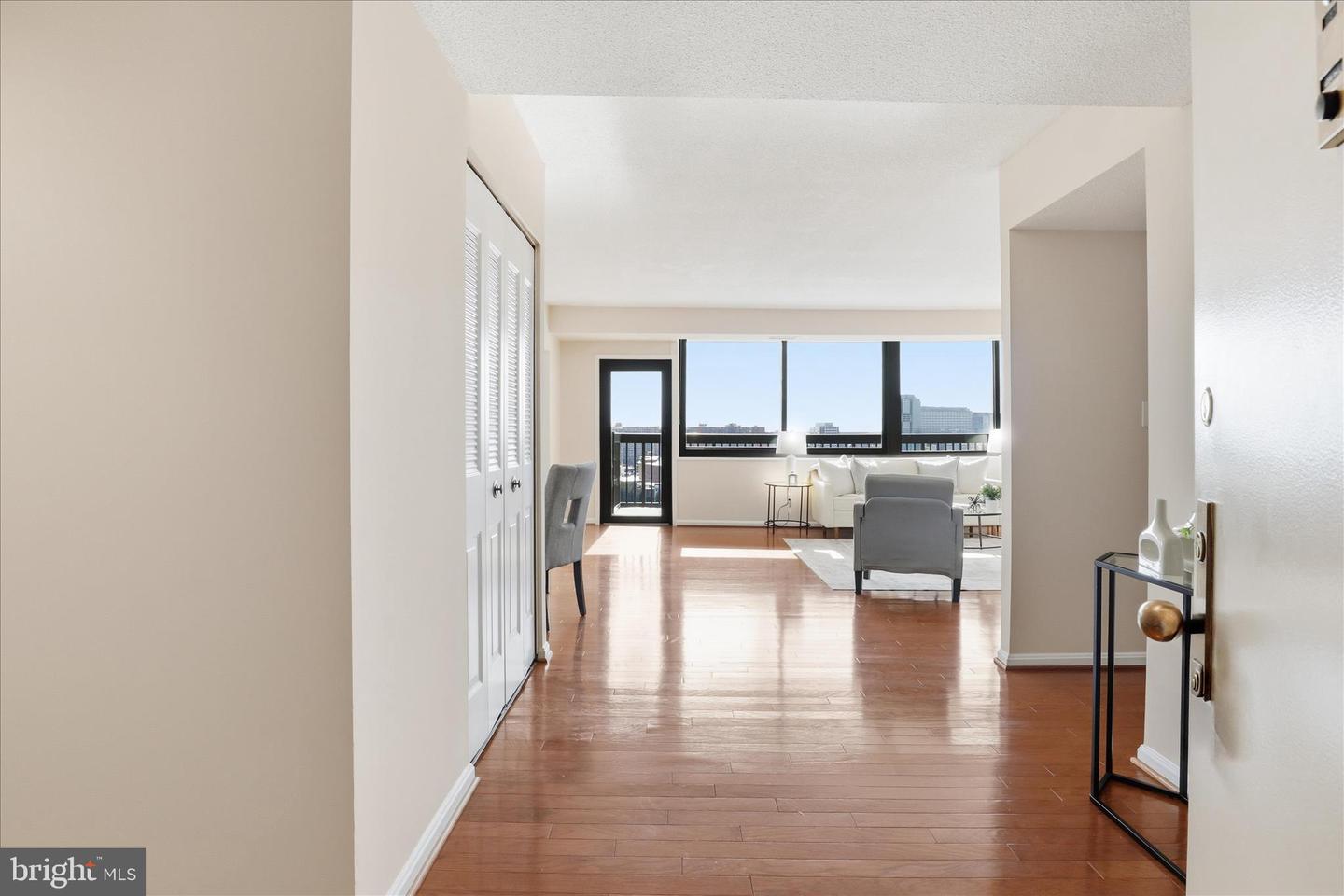 3713 S GEORGE MASON DR #1605W, FALLS CHURCH, Virginia 22041, 3 Bedrooms Bedrooms, ,2 BathroomsBathrooms,Residential,For sale,3713 S GEORGE MASON DR #1605W,VAFX2285770 MLS # VAFX2285770