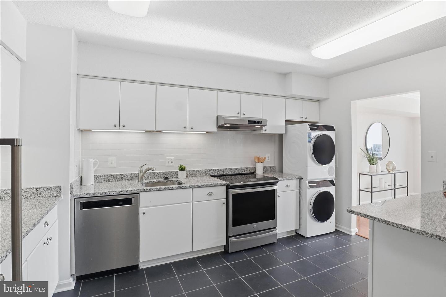 3713 S GEORGE MASON DR #1605W, FALLS CHURCH, Virginia 22041, 3 Bedrooms Bedrooms, ,2 BathroomsBathrooms,Residential,For sale,3713 S GEORGE MASON DR #1605W,VAFX2285770 MLS # VAFX2285770