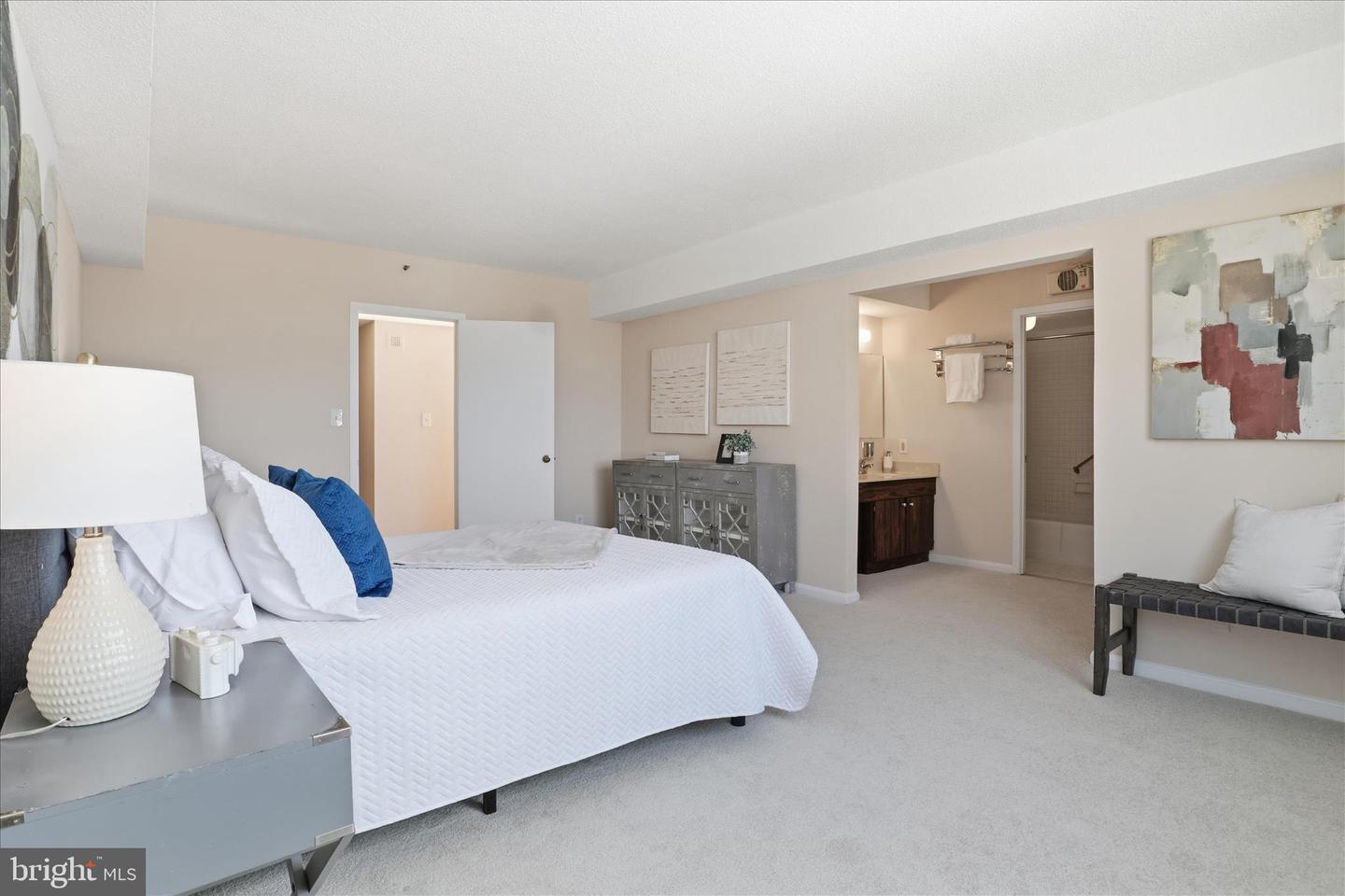 3713 S GEORGE MASON DR #1605W, FALLS CHURCH, Virginia 22041, 3 Bedrooms Bedrooms, ,2 BathroomsBathrooms,Residential,For sale,3713 S GEORGE MASON DR #1605W,VAFX2285770 MLS # VAFX2285770