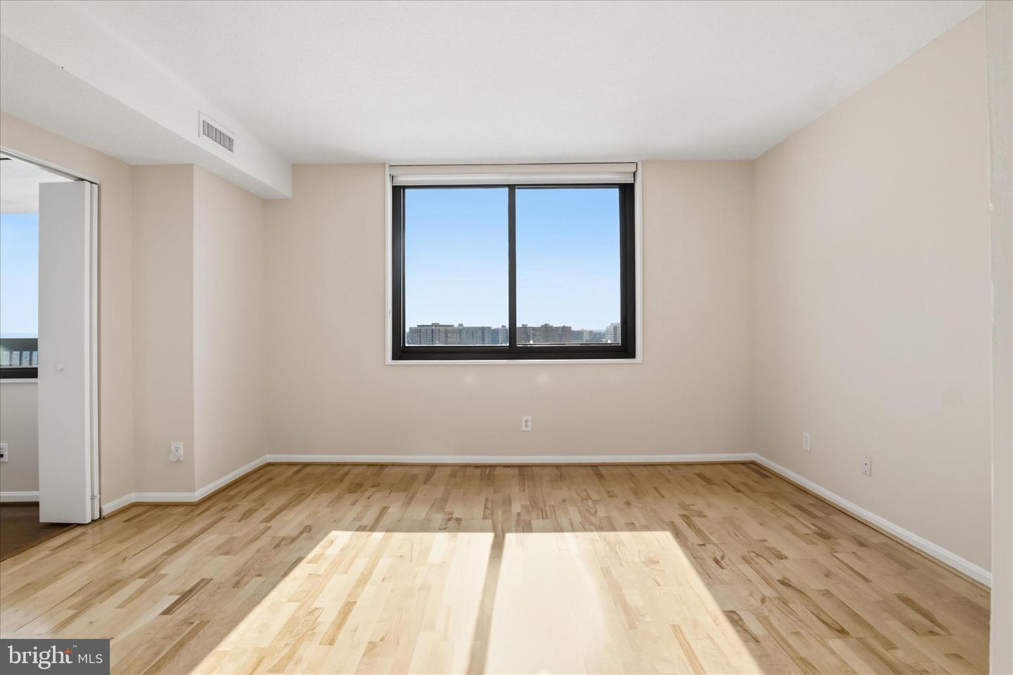 3713 S GEORGE MASON DR #1605W, FALLS CHURCH, Virginia 22041, 3 Bedrooms Bedrooms, ,2 BathroomsBathrooms,Residential,For sale,3713 S GEORGE MASON DR #1605W,VAFX2285770 MLS # VAFX2285770