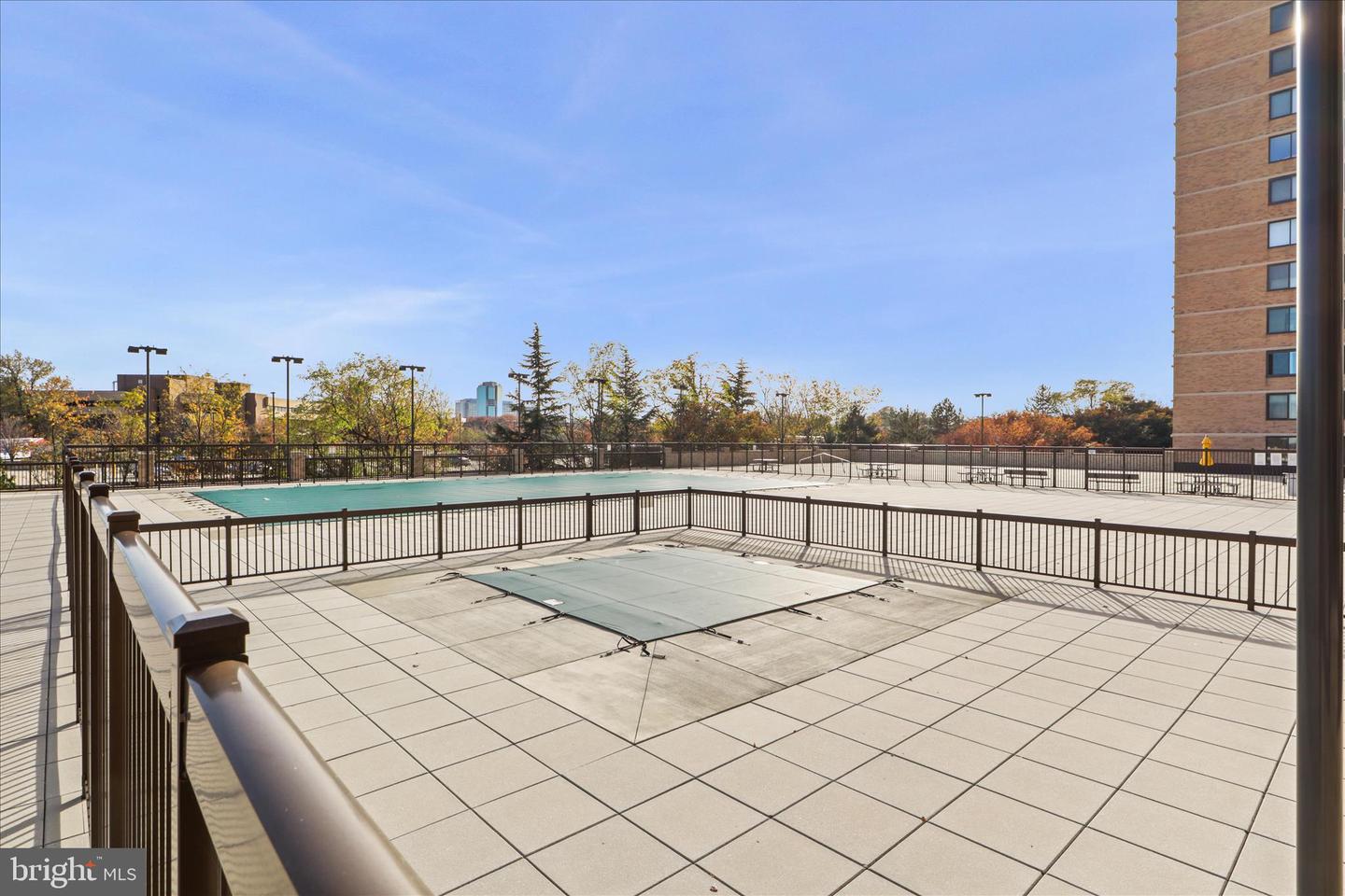 3713 S GEORGE MASON DR #1605W, FALLS CHURCH, Virginia 22041, 3 Bedrooms Bedrooms, ,2 BathroomsBathrooms,Residential,For sale,3713 S GEORGE MASON DR #1605W,VAFX2285770 MLS # VAFX2285770