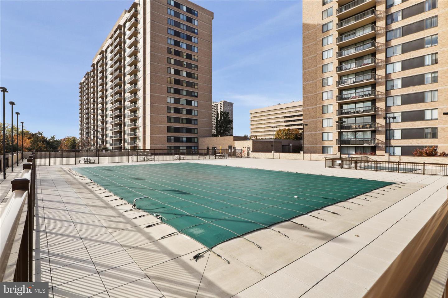 3713 S GEORGE MASON DR #1605W, FALLS CHURCH, Virginia 22041, 3 Bedrooms Bedrooms, ,2 BathroomsBathrooms,Residential,For sale,3713 S GEORGE MASON DR #1605W,VAFX2285770 MLS # VAFX2285770