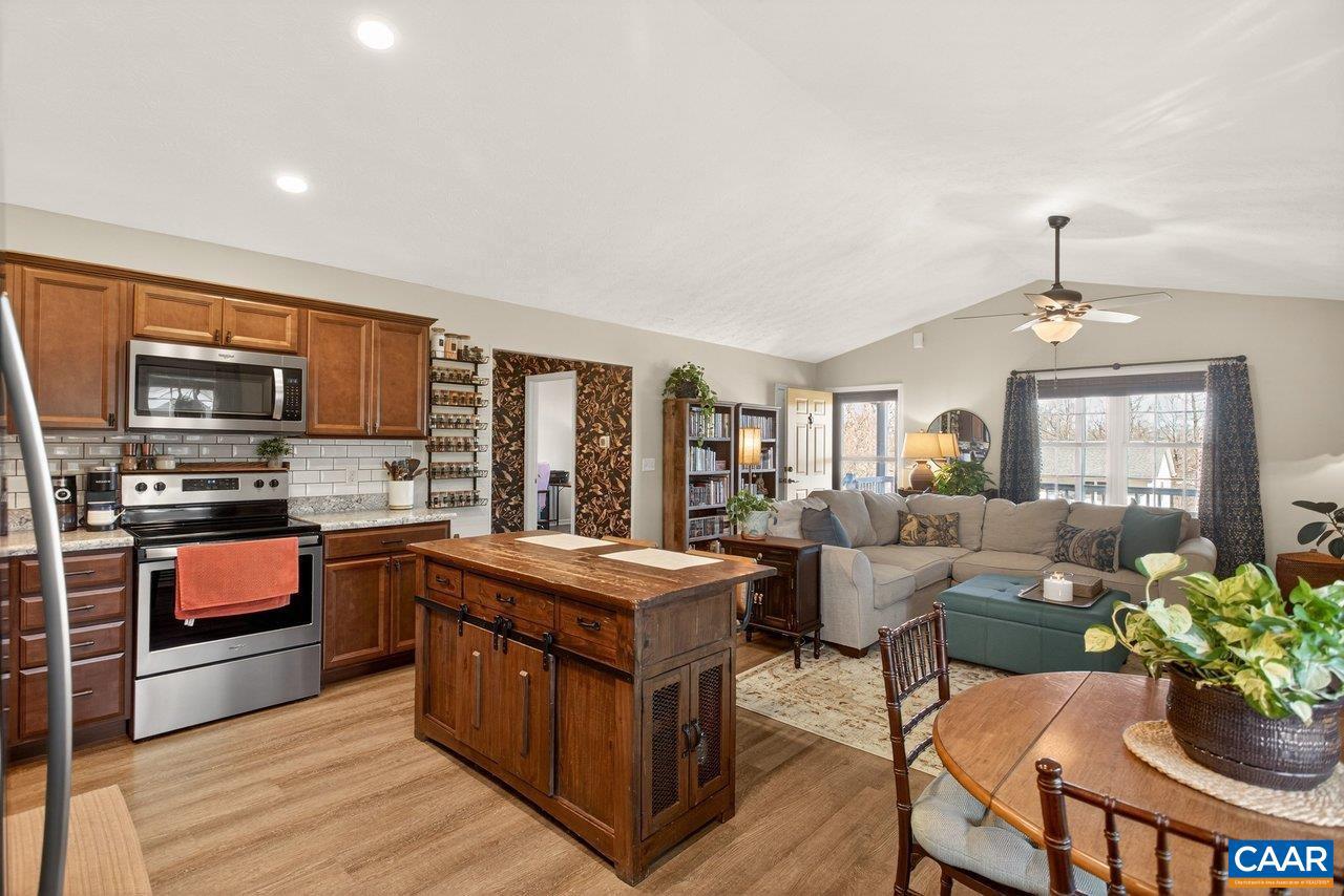 445 KIRBY AVE, WAYNESBORO, Virginia 22980, 3 Bedrooms Bedrooms, ,2 BathroomsBathrooms,Residential,For sale,445 KIRBY AVE,672726 MLS # 672726