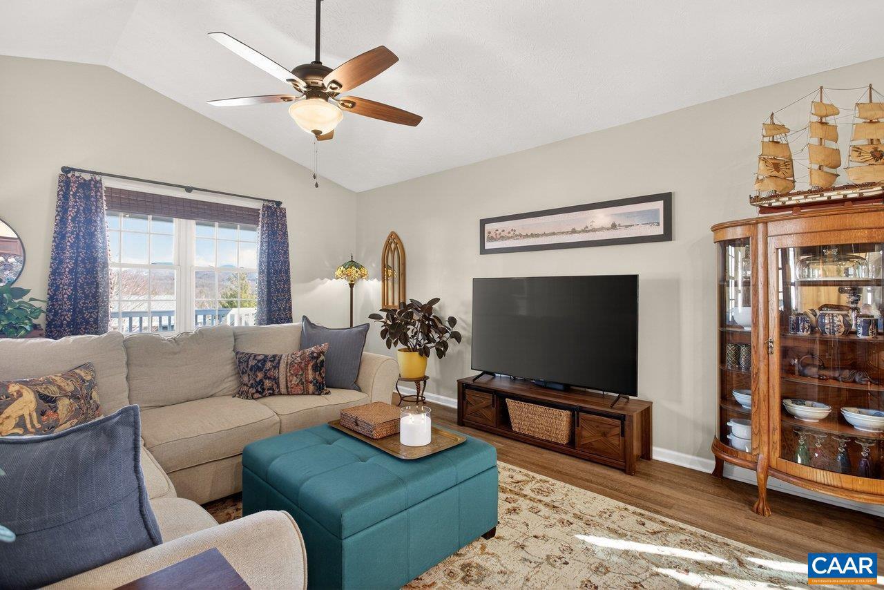 445 KIRBY AVE, WAYNESBORO, Virginia 22980, 3 Bedrooms Bedrooms, ,2 BathroomsBathrooms,Residential,For sale,445 KIRBY AVE,672726 MLS # 672726