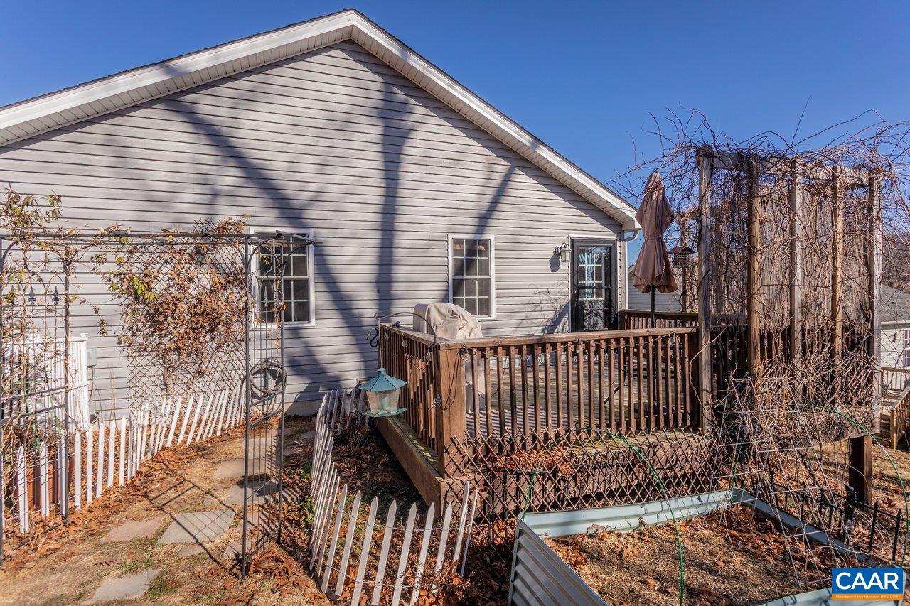 445 KIRBY AVE, WAYNESBORO, Virginia 22980, 3 Bedrooms Bedrooms, ,2 BathroomsBathrooms,Residential,For sale,445 KIRBY AVE,672726 MLS # 672726