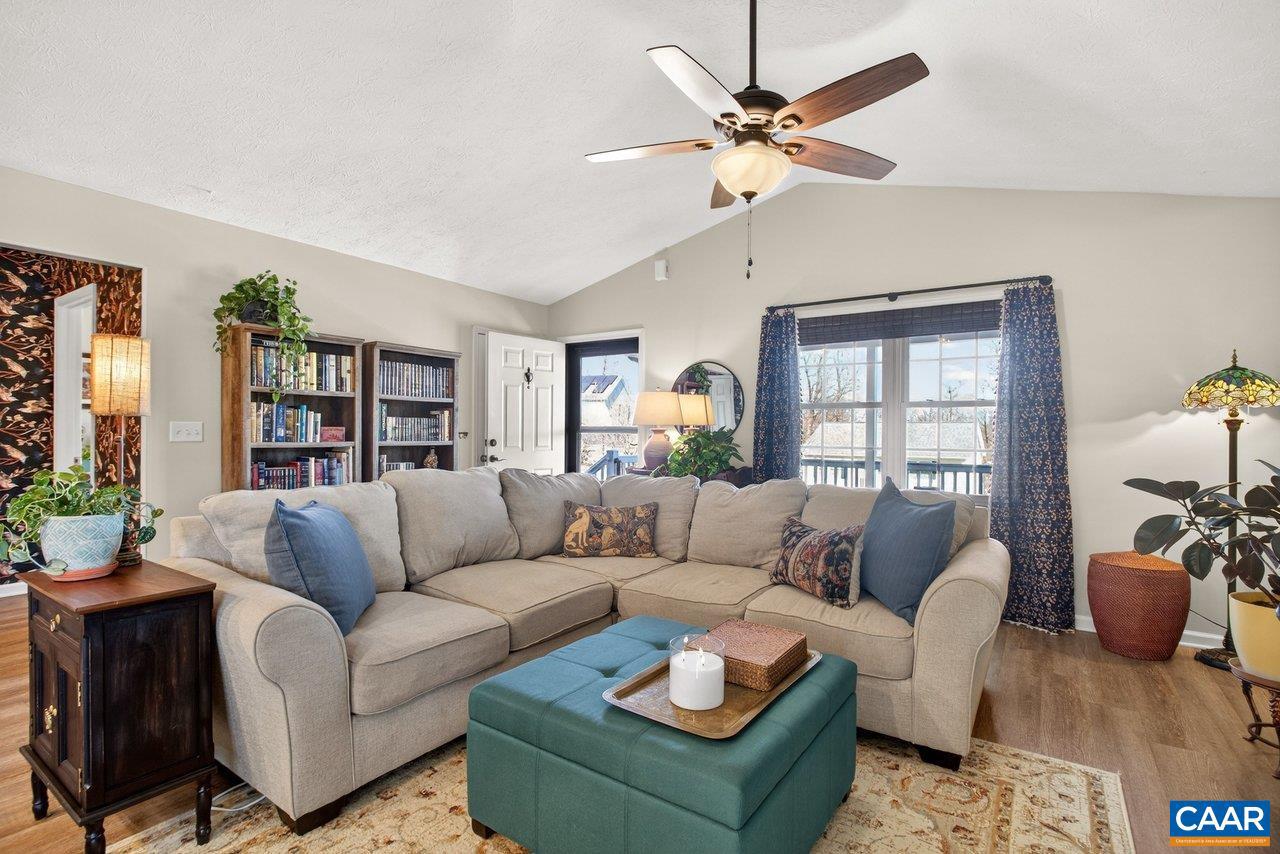 445 KIRBY AVE, WAYNESBORO, Virginia 22980, 3 Bedrooms Bedrooms, ,2 BathroomsBathrooms,Residential,For sale,445 KIRBY AVE,672726 MLS # 672726