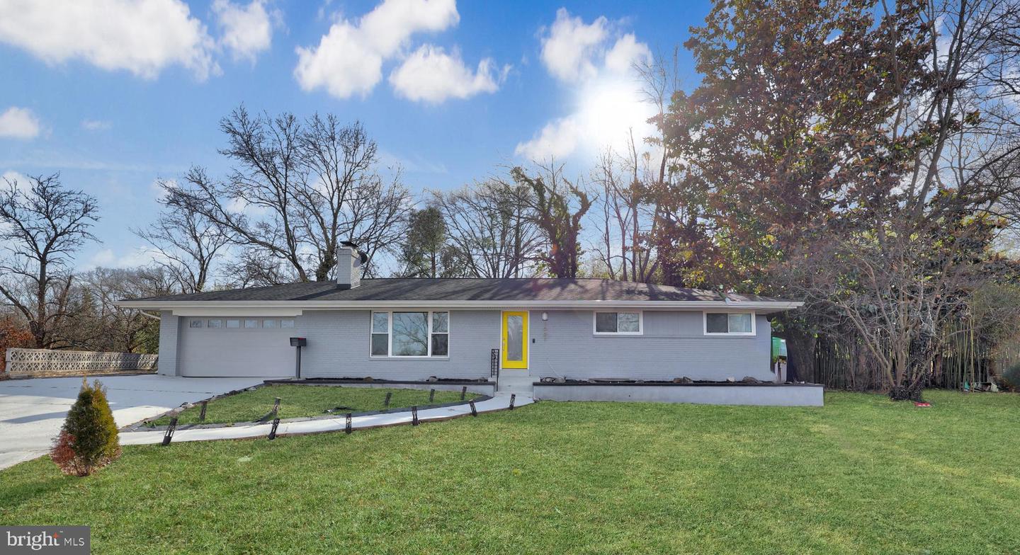 1001 WOODS PL, ALEXANDRIA, Virginia 22302, 5 Bedrooms Bedrooms, ,3 BathroomsBathrooms,Residential,For sale,1001 WOODS PL,VAAX2053460 MLS # VAAX2053460