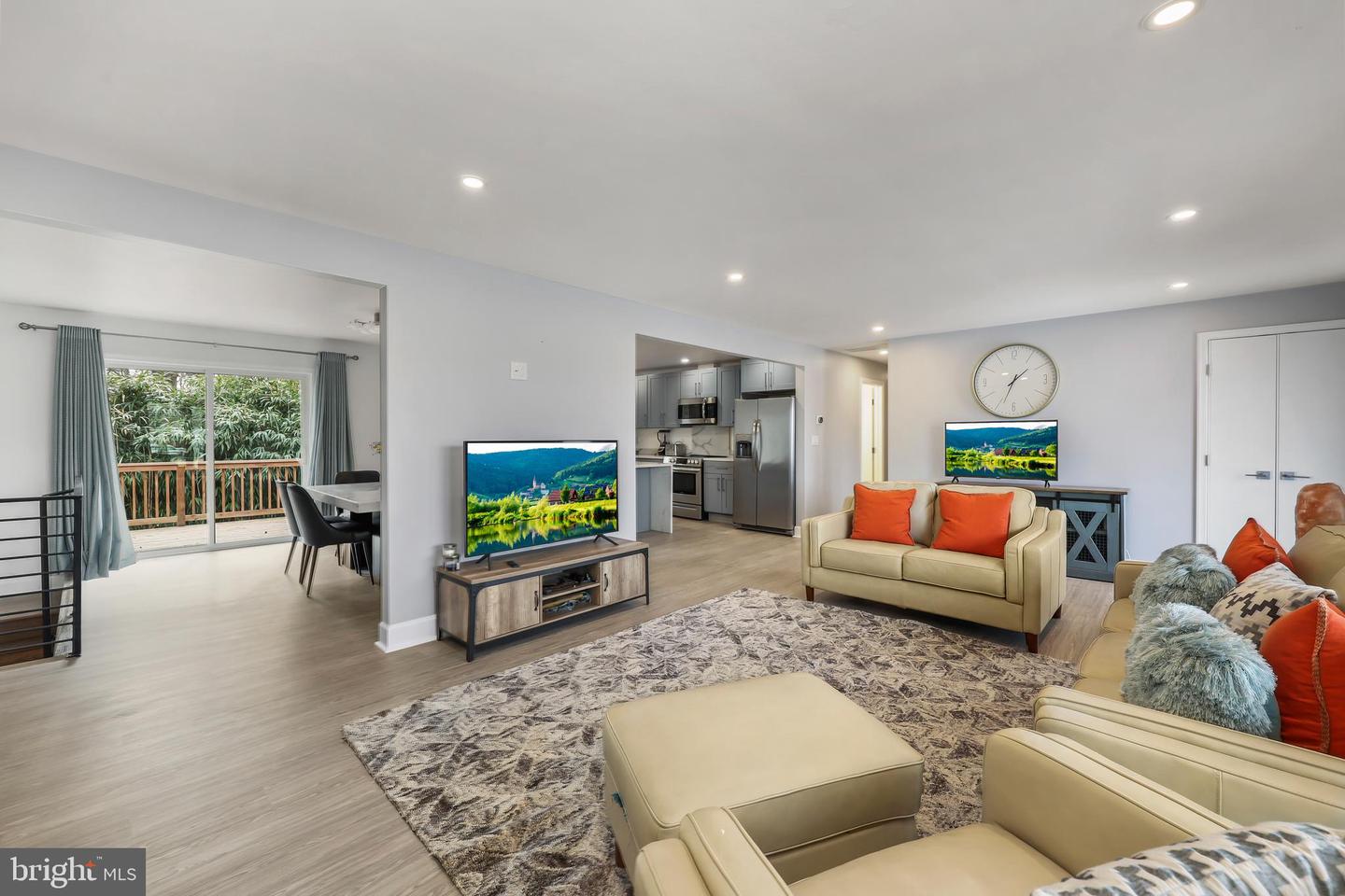 1001 WOODS PL, ALEXANDRIA, Virginia 22302, 5 Bedrooms Bedrooms, ,3 BathroomsBathrooms,Residential,For sale,1001 WOODS PL,VAAX2053460 MLS # VAAX2053460