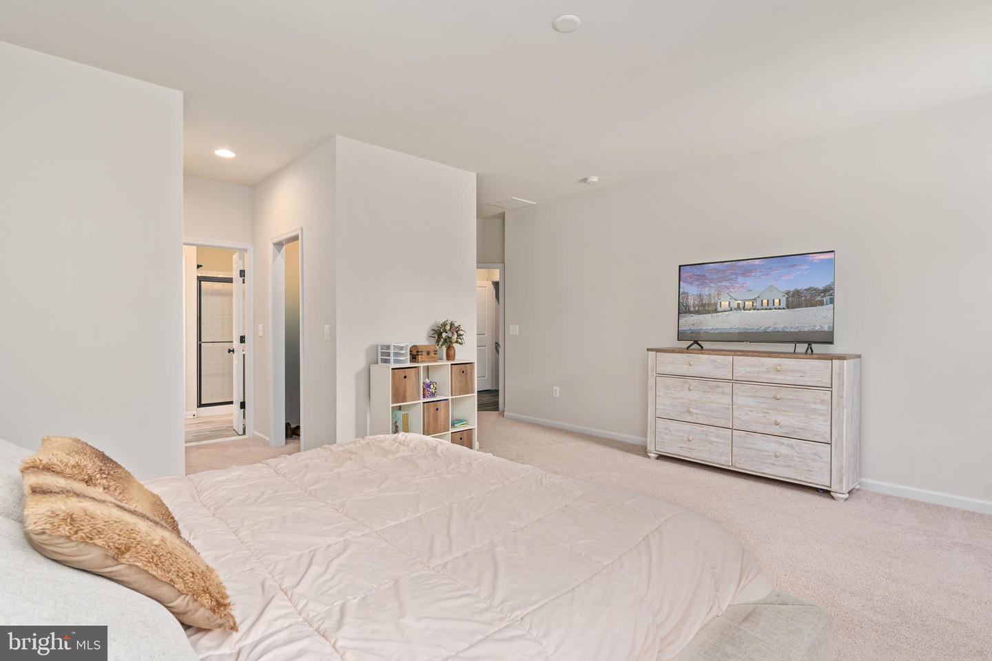 11725 ROBIN WOODS CIR, SPOTSYLVANIA, Virginia 22551, 4 Bedrooms Bedrooms, ,3 BathroomsBathrooms,Residential,For sale,11725 ROBIN WOODS CIR,VASP2038846 MLS # VASP2038846