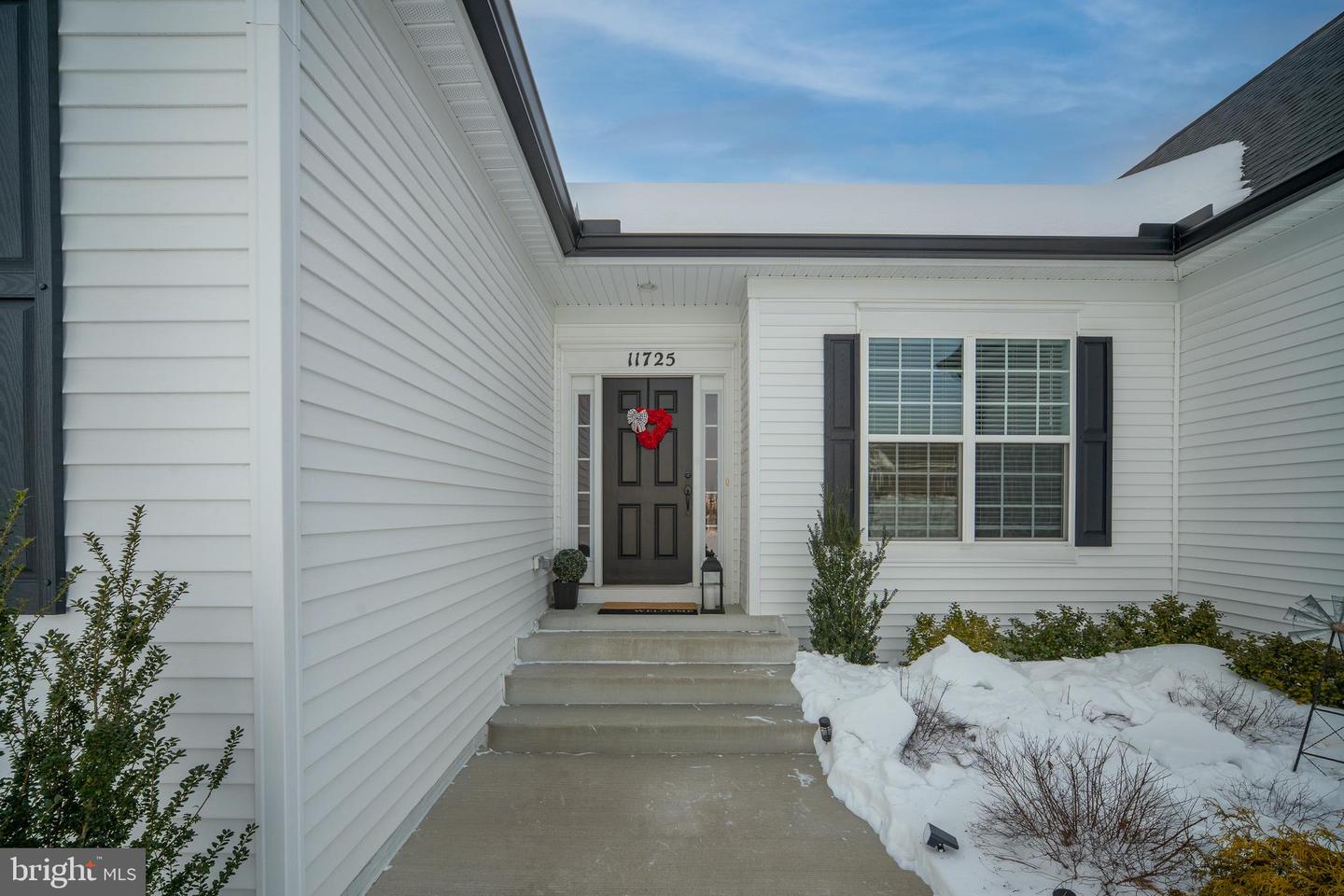 11725 ROBIN WOODS CIR, SPOTSYLVANIA, Virginia 22551, 4 Bedrooms Bedrooms, ,3 BathroomsBathrooms,Residential,For sale,11725 ROBIN WOODS CIR,VASP2038846 MLS # VASP2038846