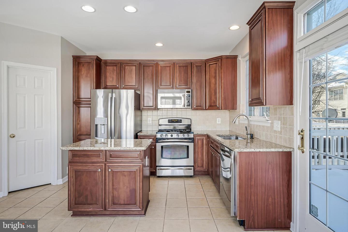 20401 TRAILS END TER, ASHBURN, Virginia 20147, 2 Bedrooms Bedrooms, ,2 BathroomsBathrooms,Residential,For sale,20401 TRAILS END TER,VALO2114620 MLS # VALO2114620 20401 TRAILS END TER, ASHBURN, Virginia 20147, 2 Bedrooms Bedrooms, ,2 BathroomsBathrooms,Residential,For sale,20401 TRAILS END TER,VALO2114620 MLS # VALO2114620